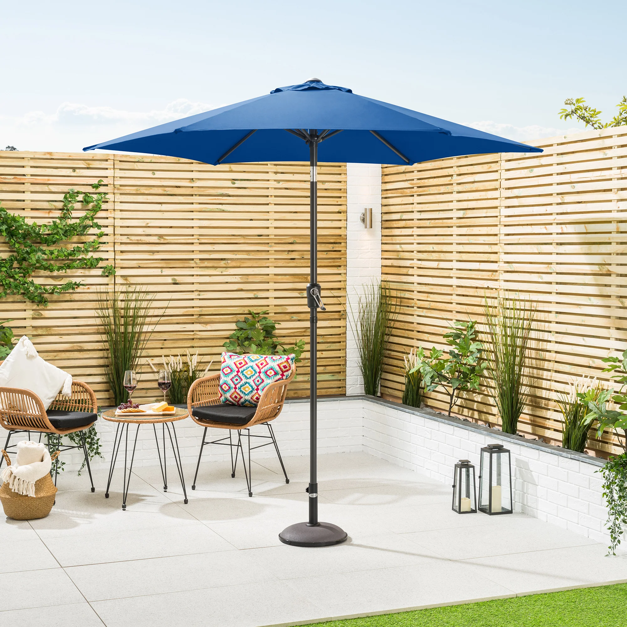 Crank & Tilt Parasol – 2.4m - Image 10