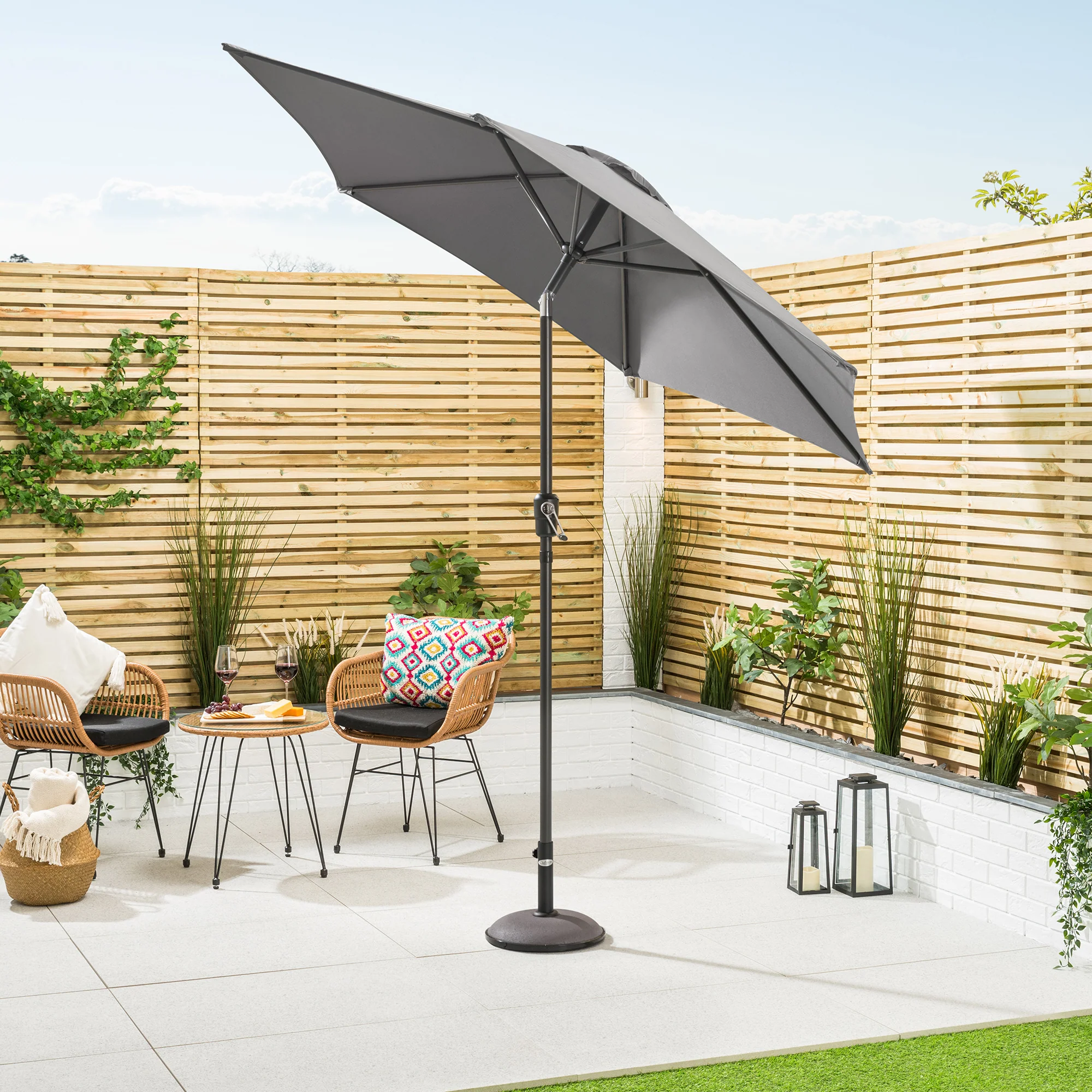 Crank & Tilt Parasol – 2.4m - Image 13