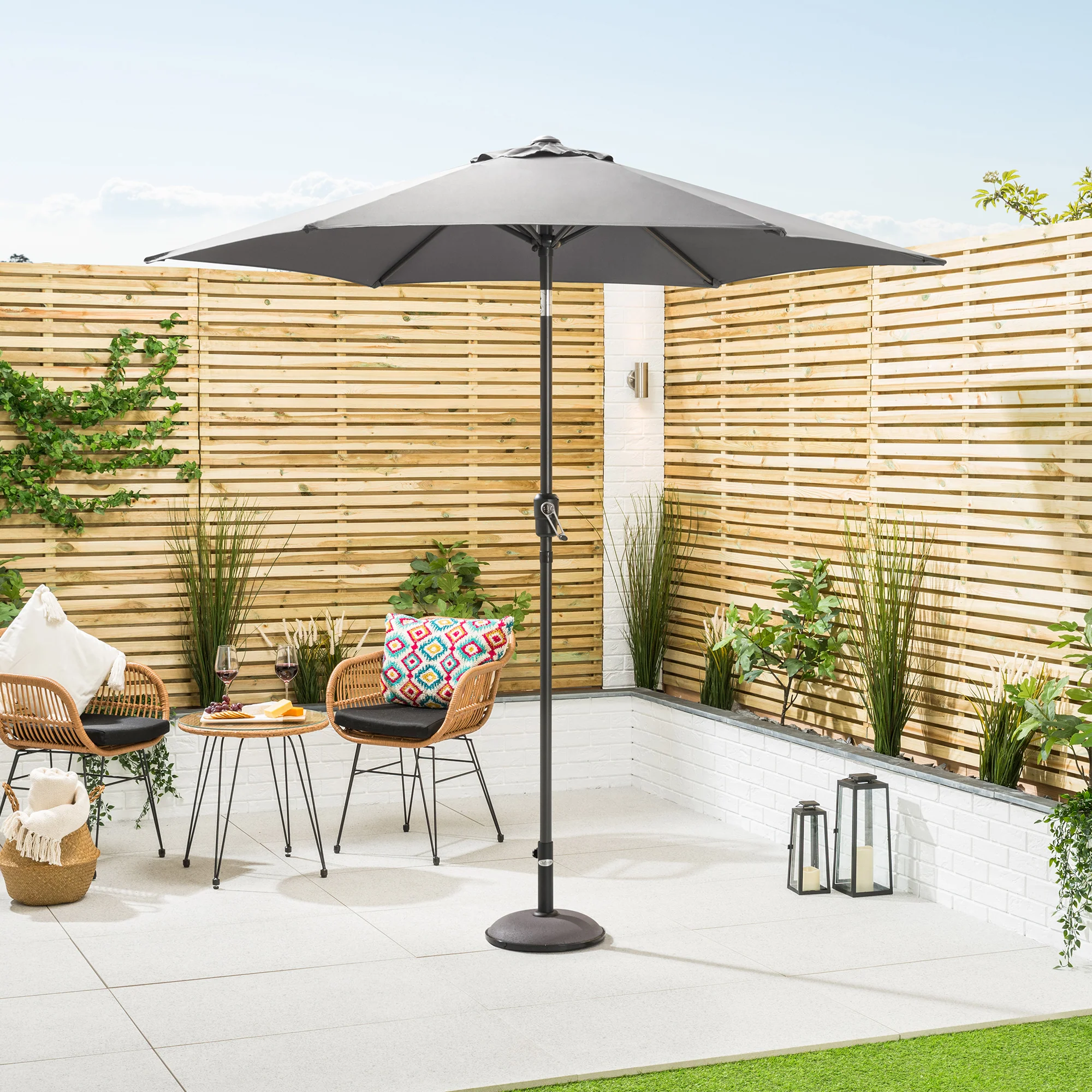 Crank & Tilt Parasol – 2.4m - Image 14