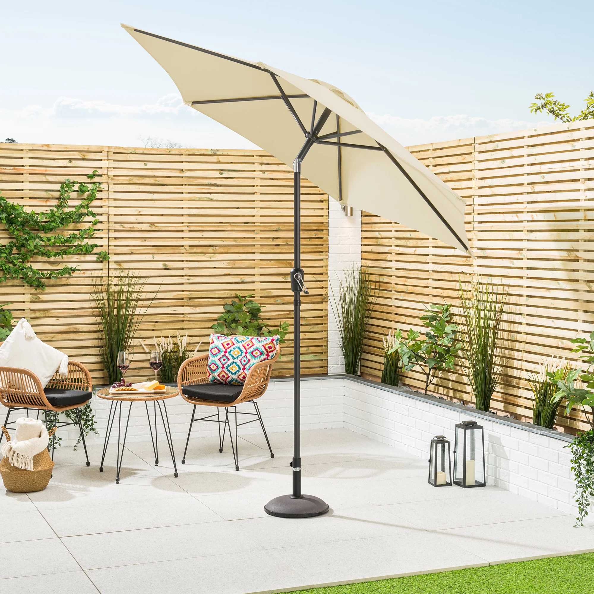 Crank & Tilt Parasol – 2.4m - Image 17