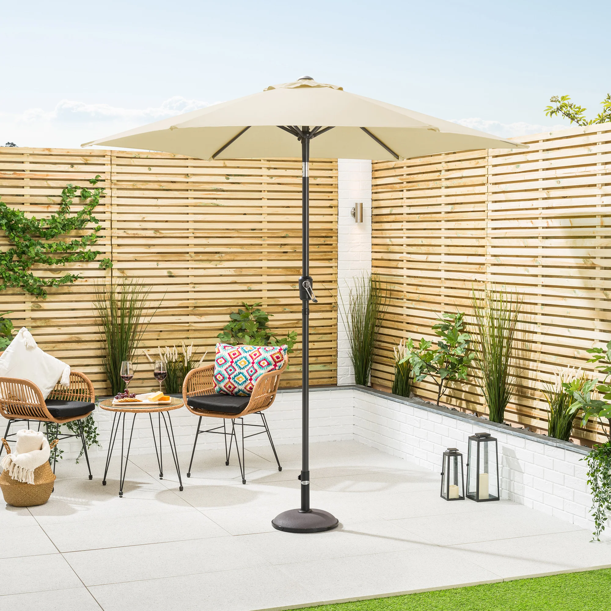 Crank & Tilt Parasol – 2.4m - Image 18