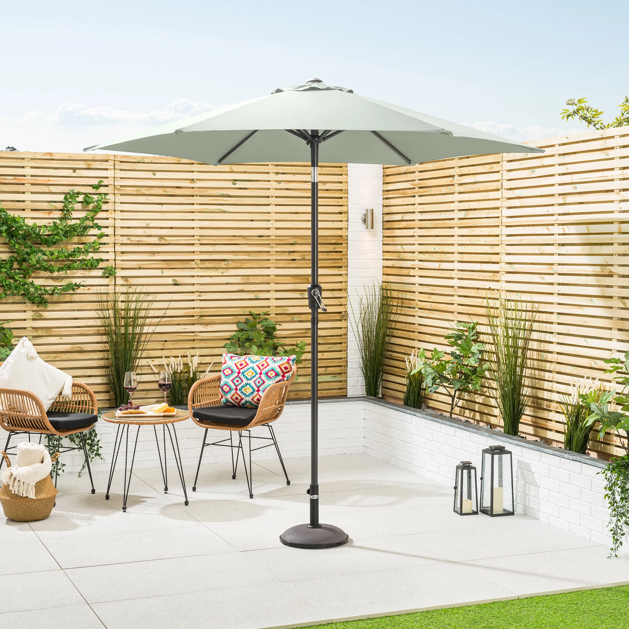 Crank & Tilt Parasol – 2.4m - Image 6
