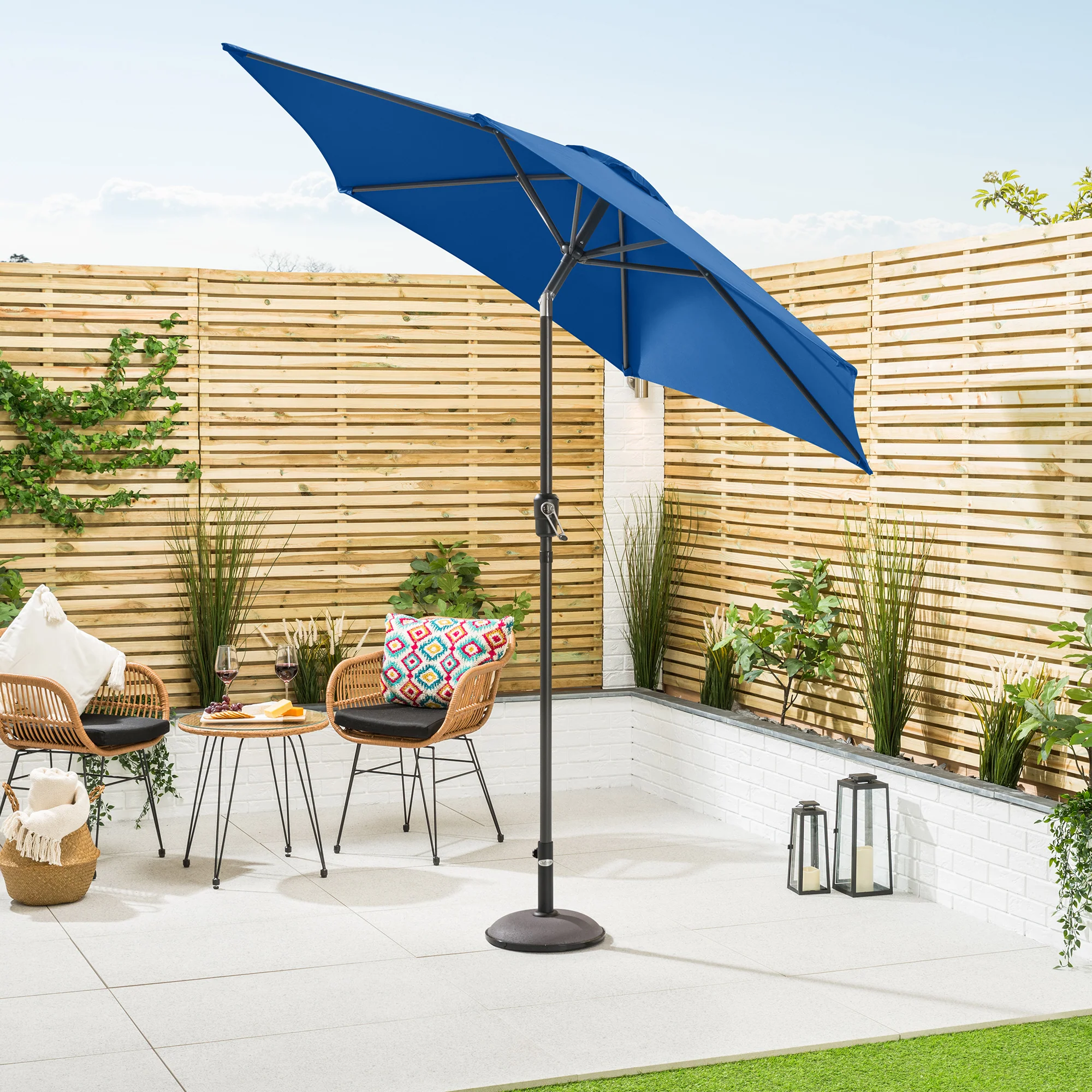Crank & Tilt Parasol – 2.4m - Image 9