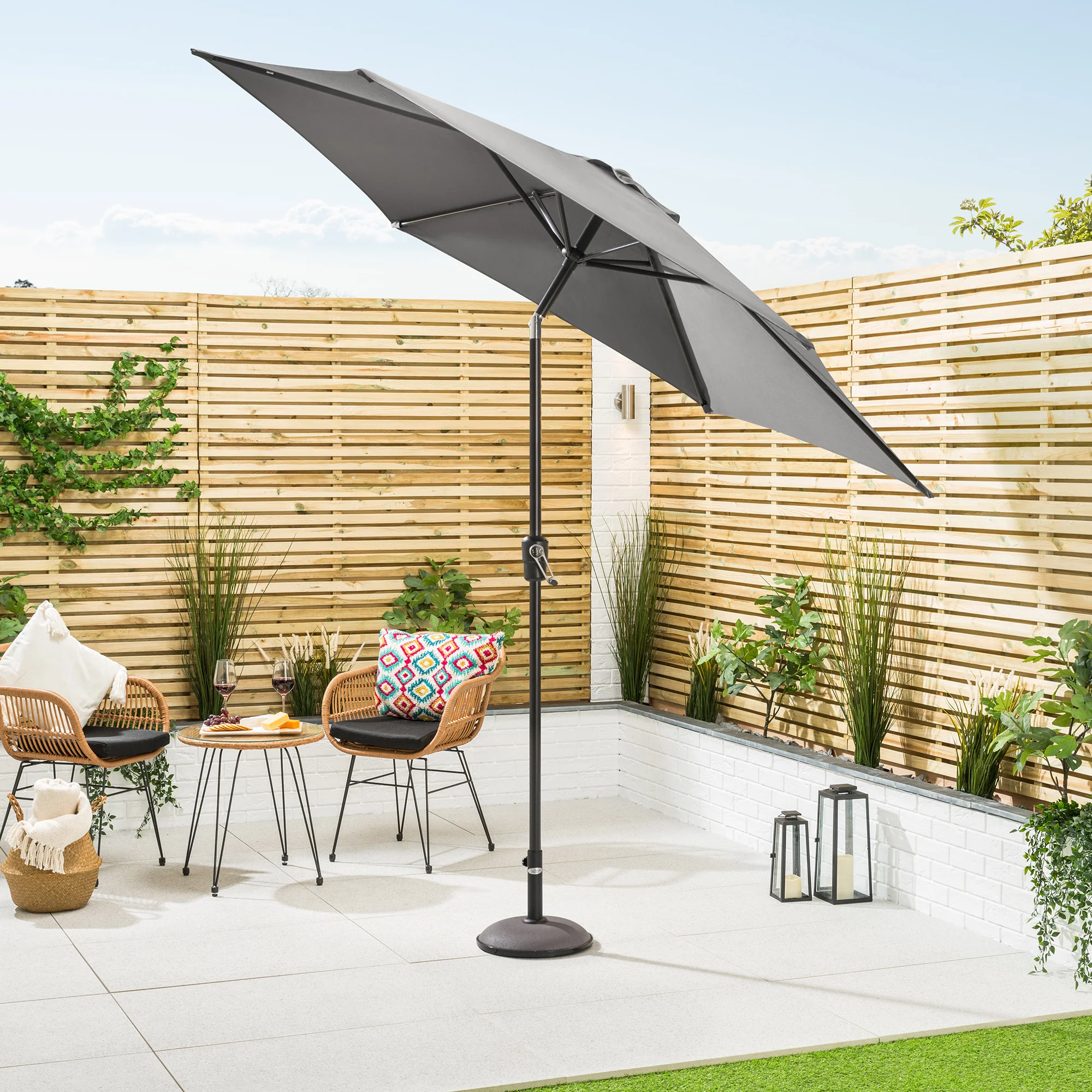 Crank & Tilt Parasol – 2.7m - Image 13