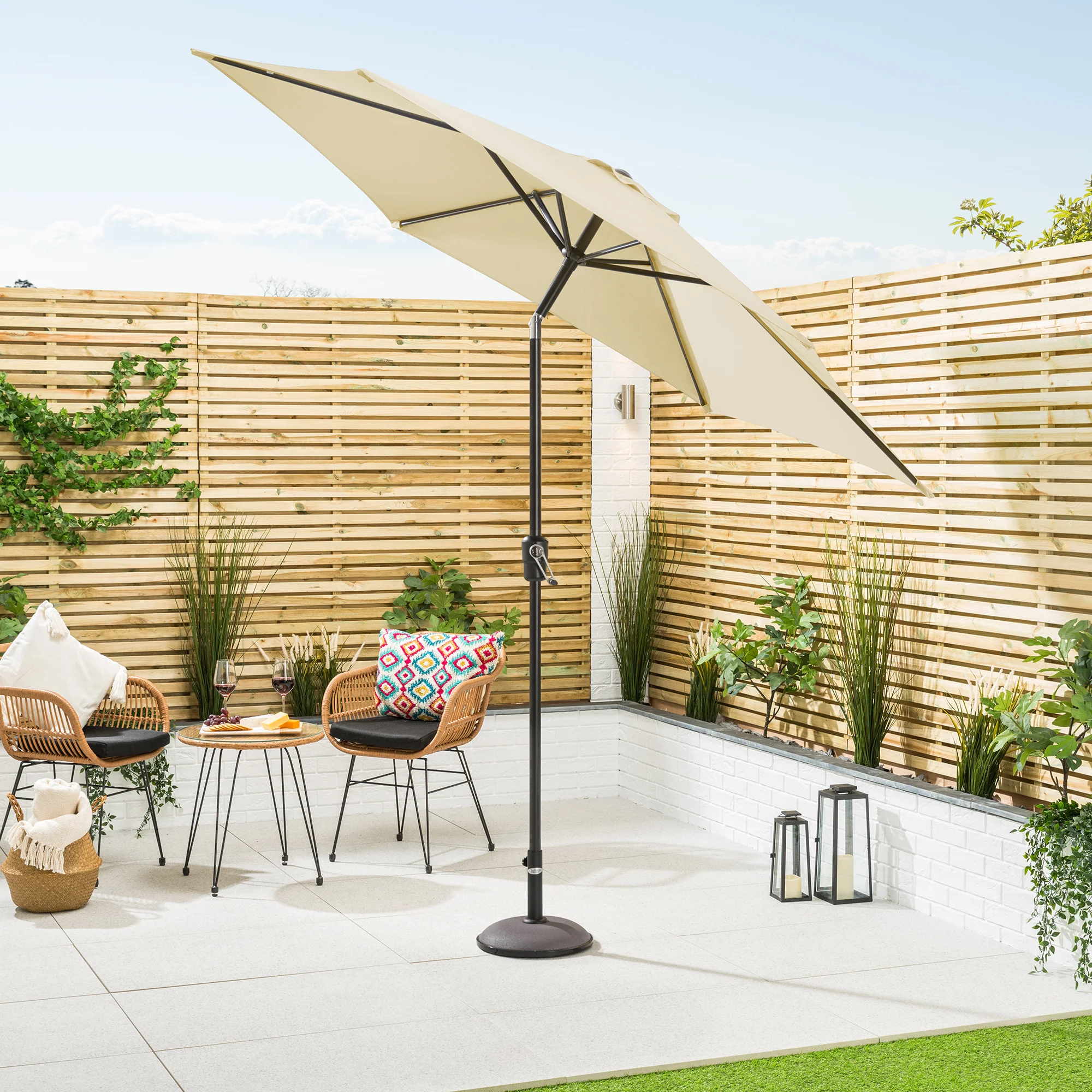 Crank & Tilt Parasol – 2.7m - Image 17