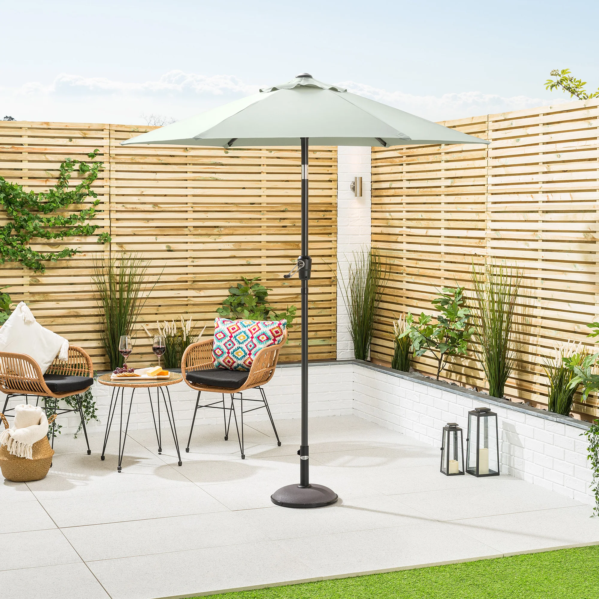 Crank & Tilt Parasol – 2m - Image 11