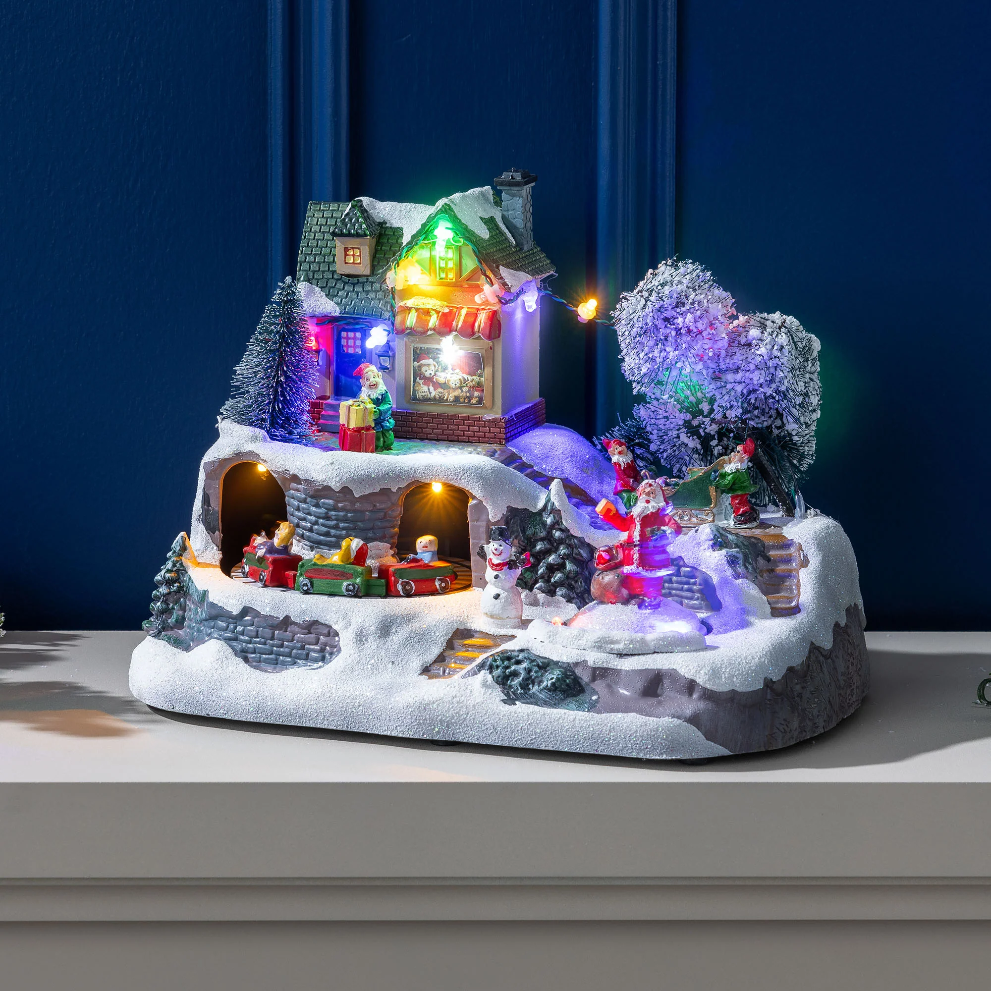 Animated Christmas Scene - Image 12