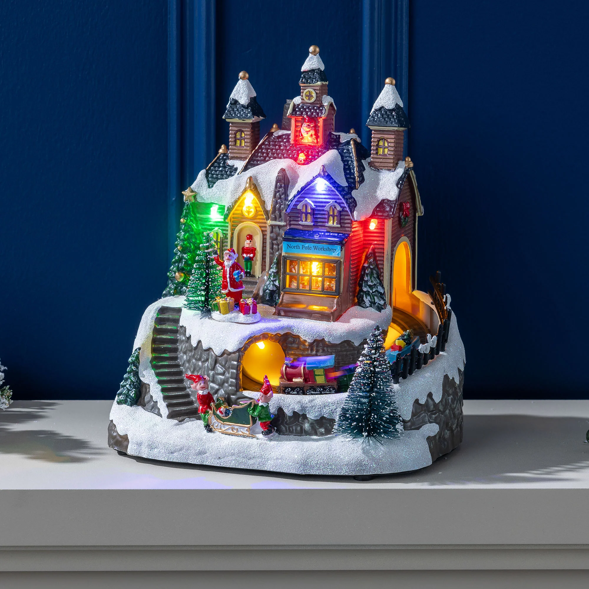 Animated Christmas Scene - Image 4