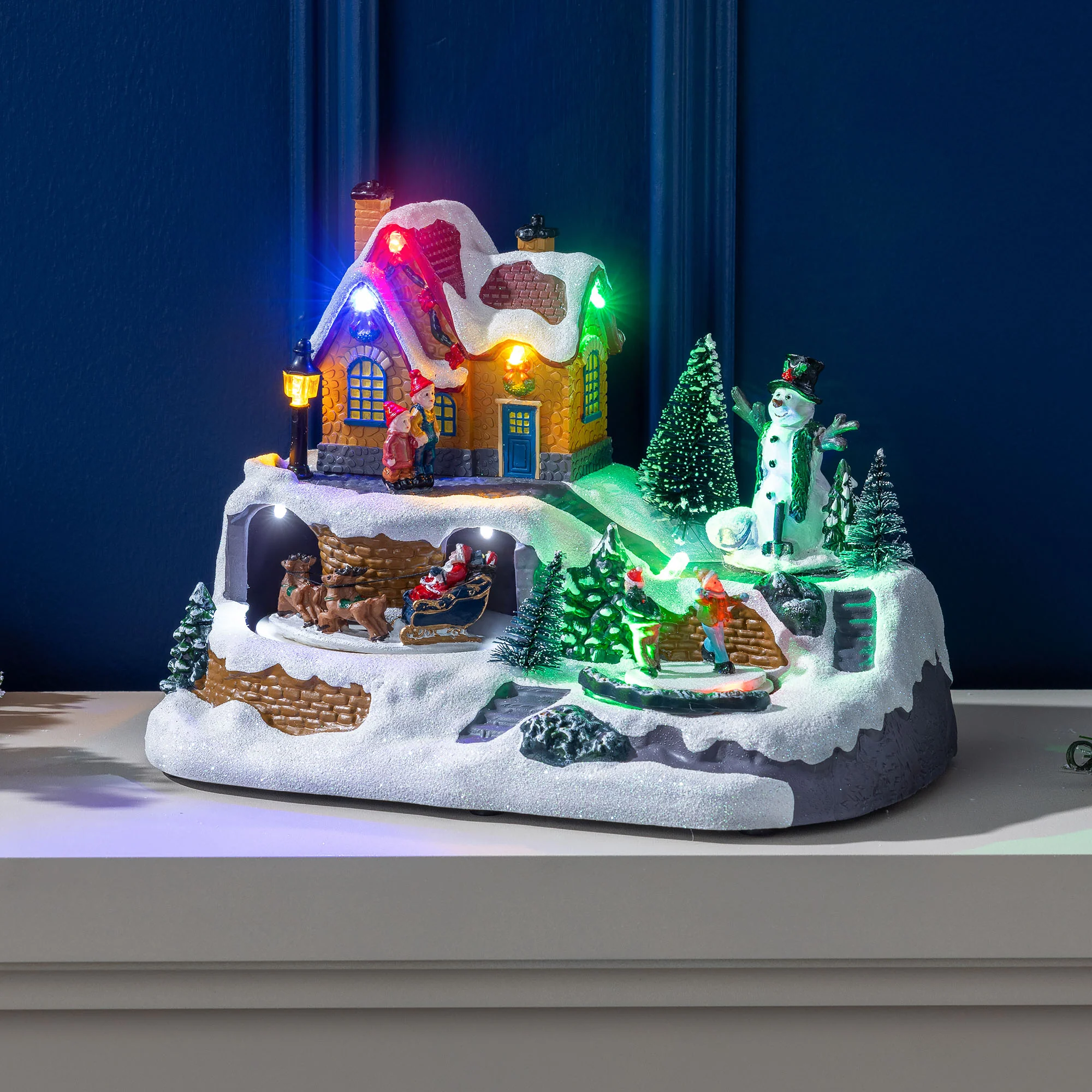 Animated Christmas Scene - Image 8