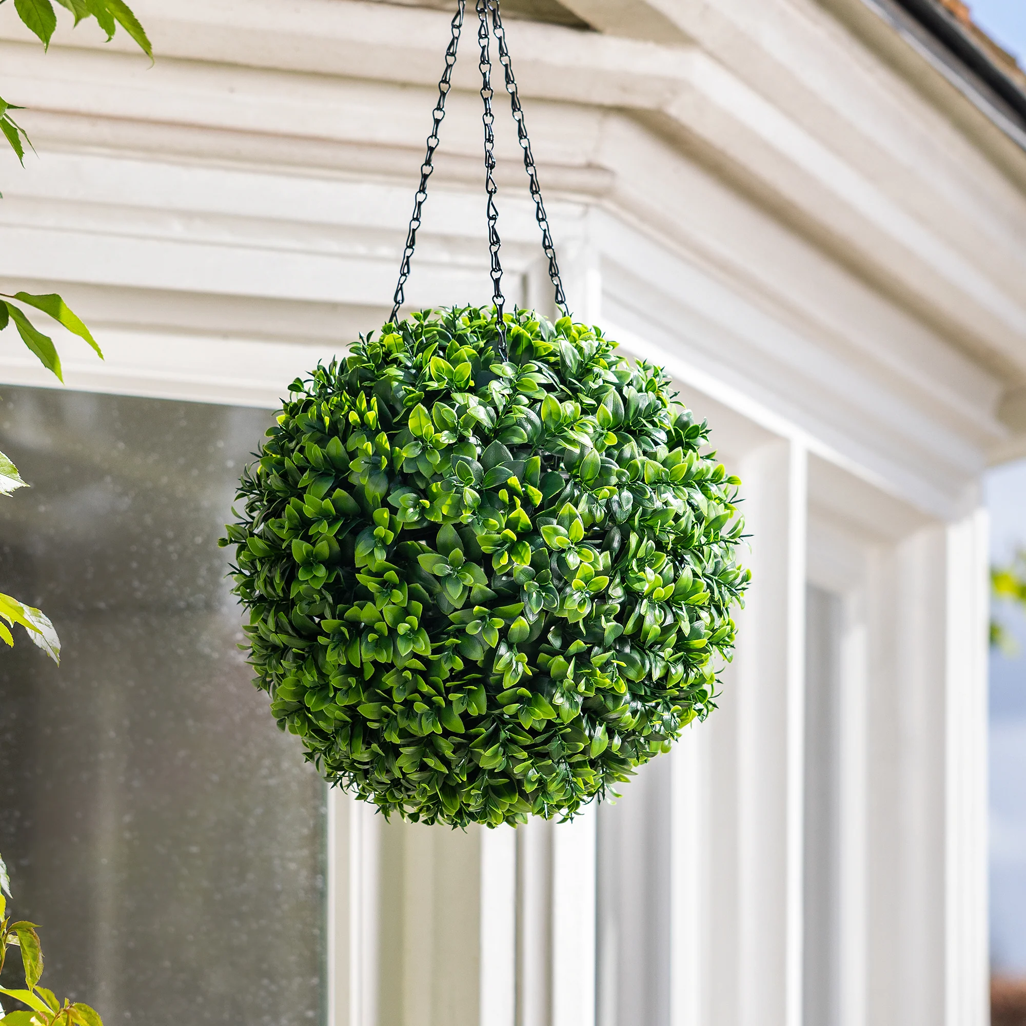 Artificial Laurel Topiary Balls – 2 Pack - Image 2