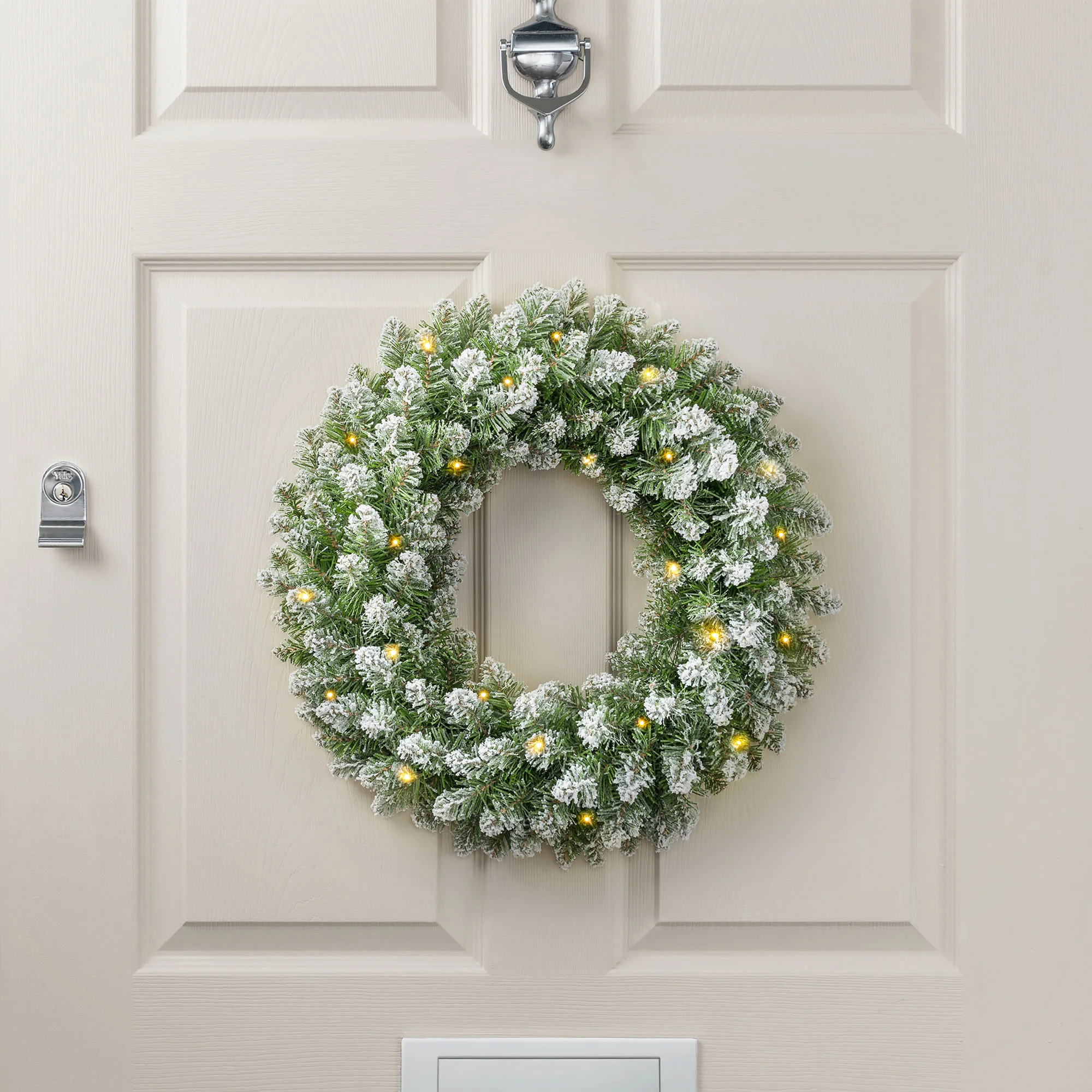 Snow Frosted Christmas Wreath - Image 3