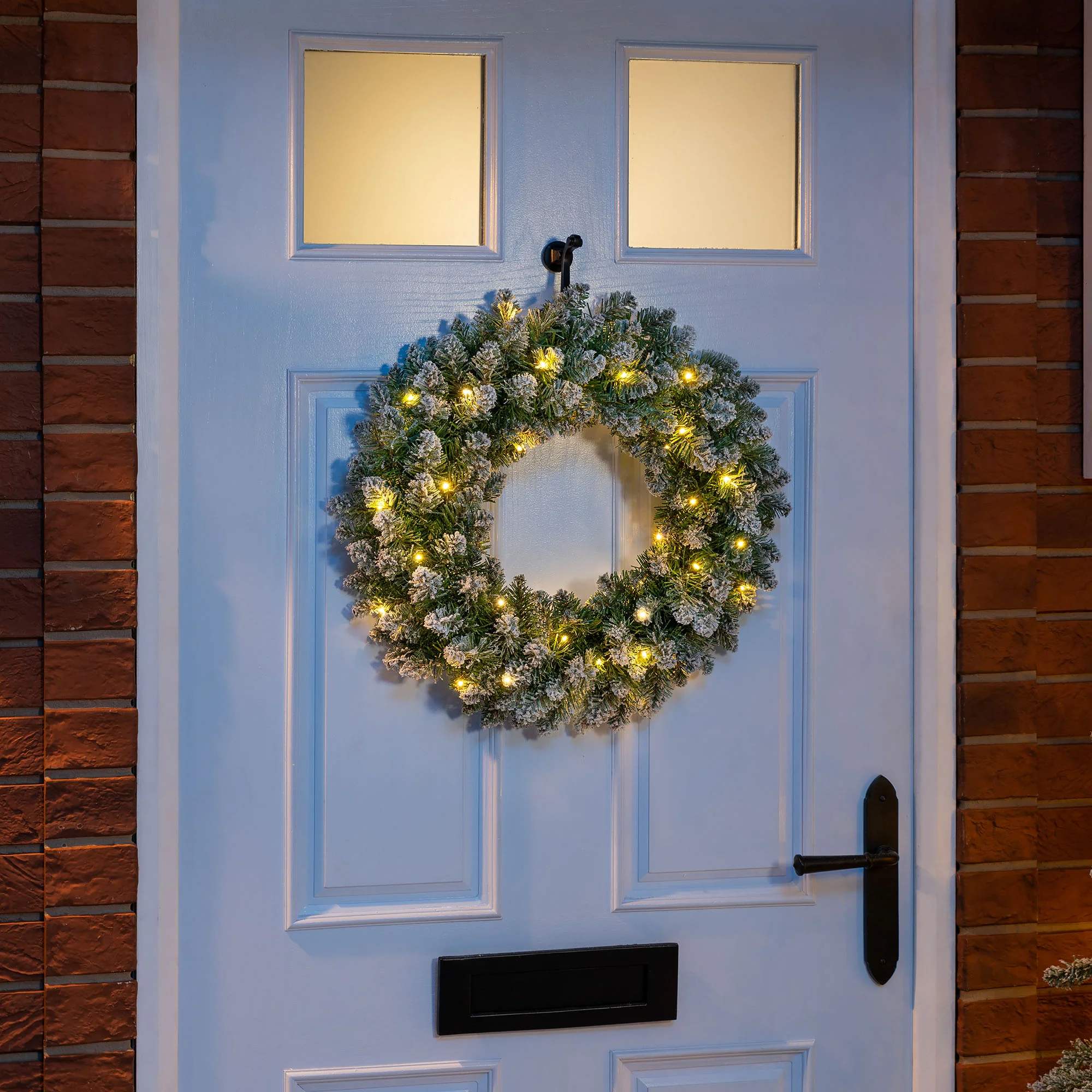 Snow Frosted Christmas Wreath - Image 6