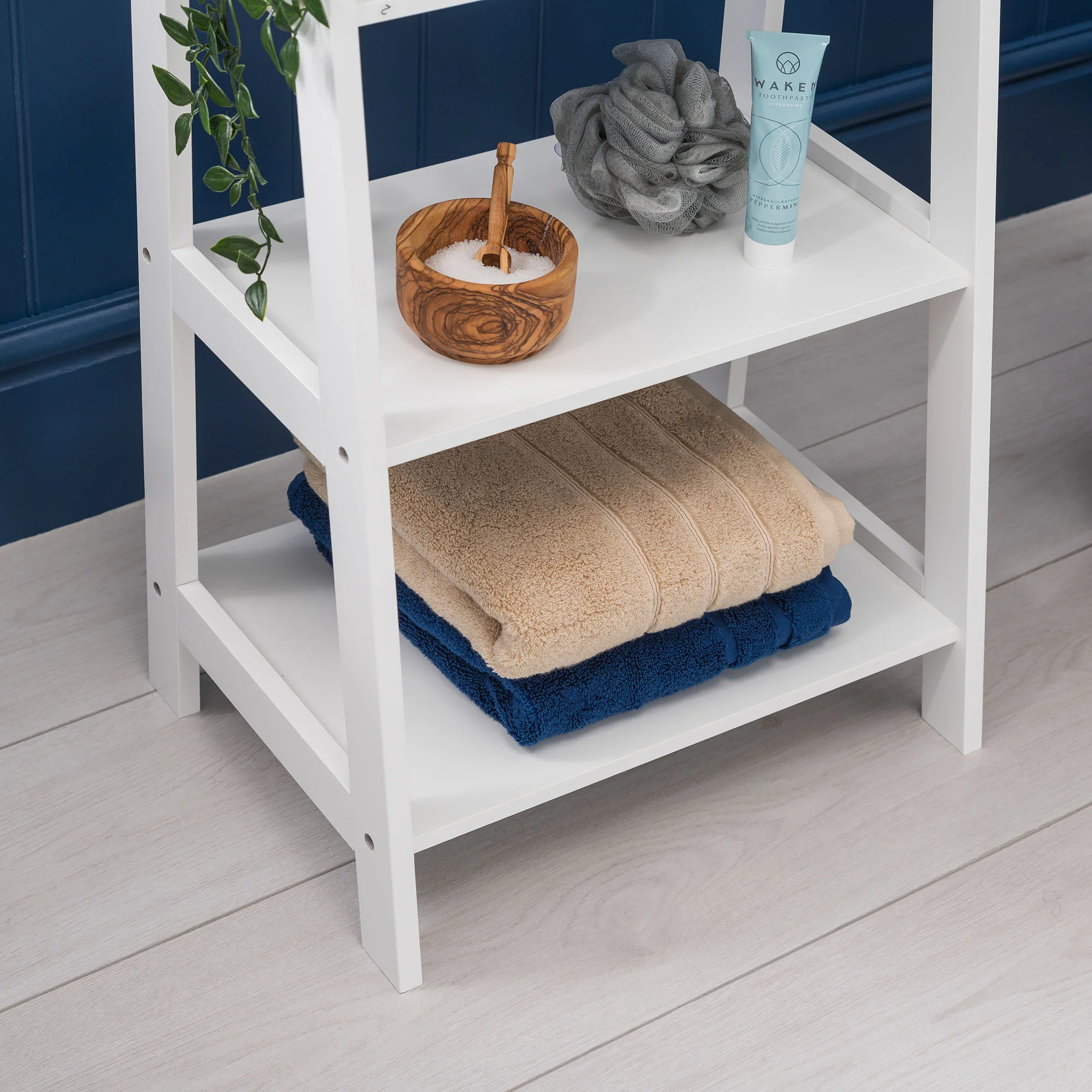 Clovelly White Bathroom Ladder Shelf - Image 3