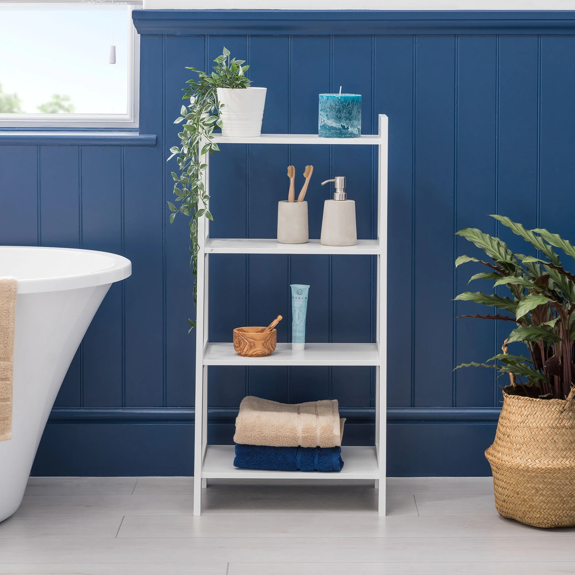 Clovelly White Bathroom Ladder Shelf - Image 4