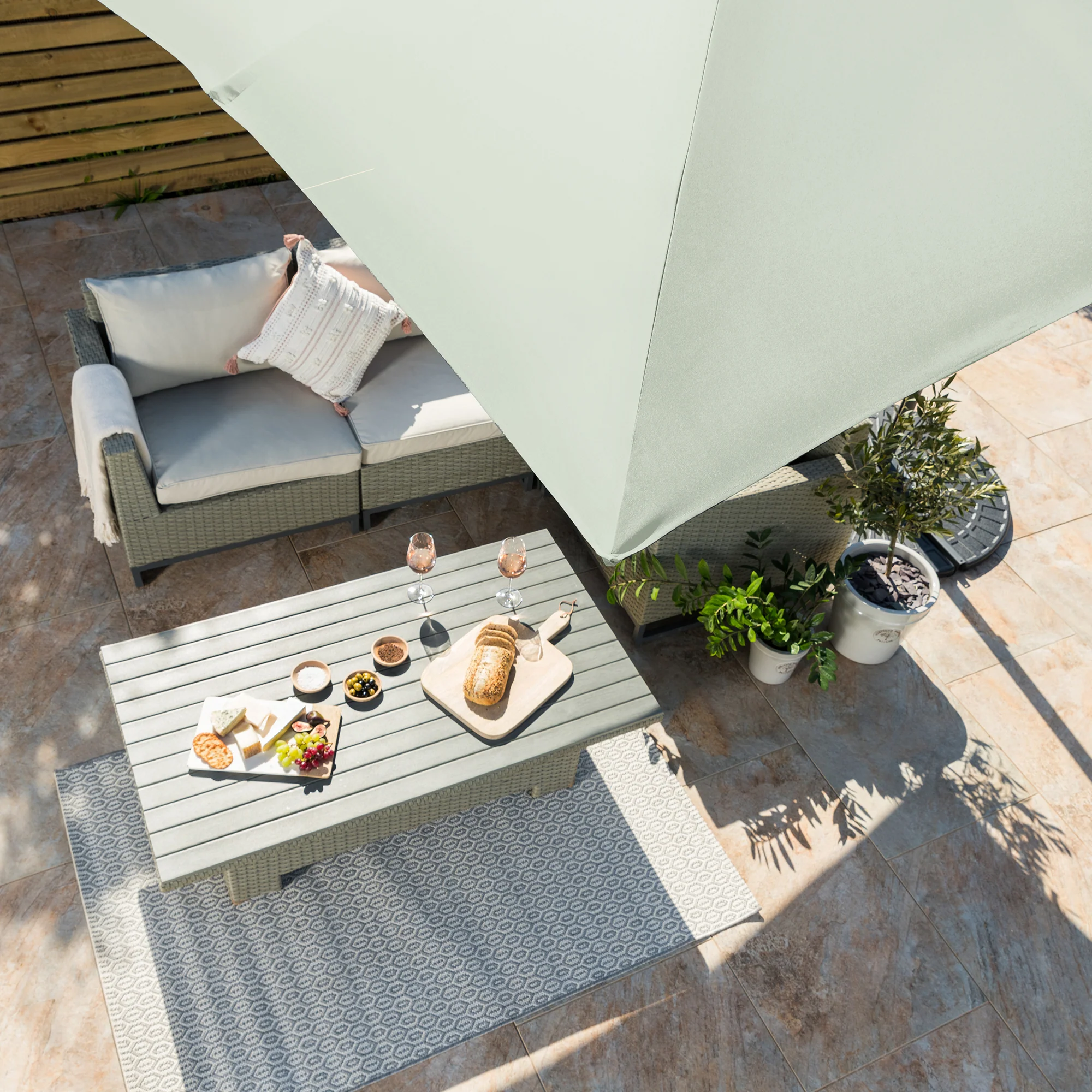 Roma Cantilever Parasol – 2.5m - Image 16