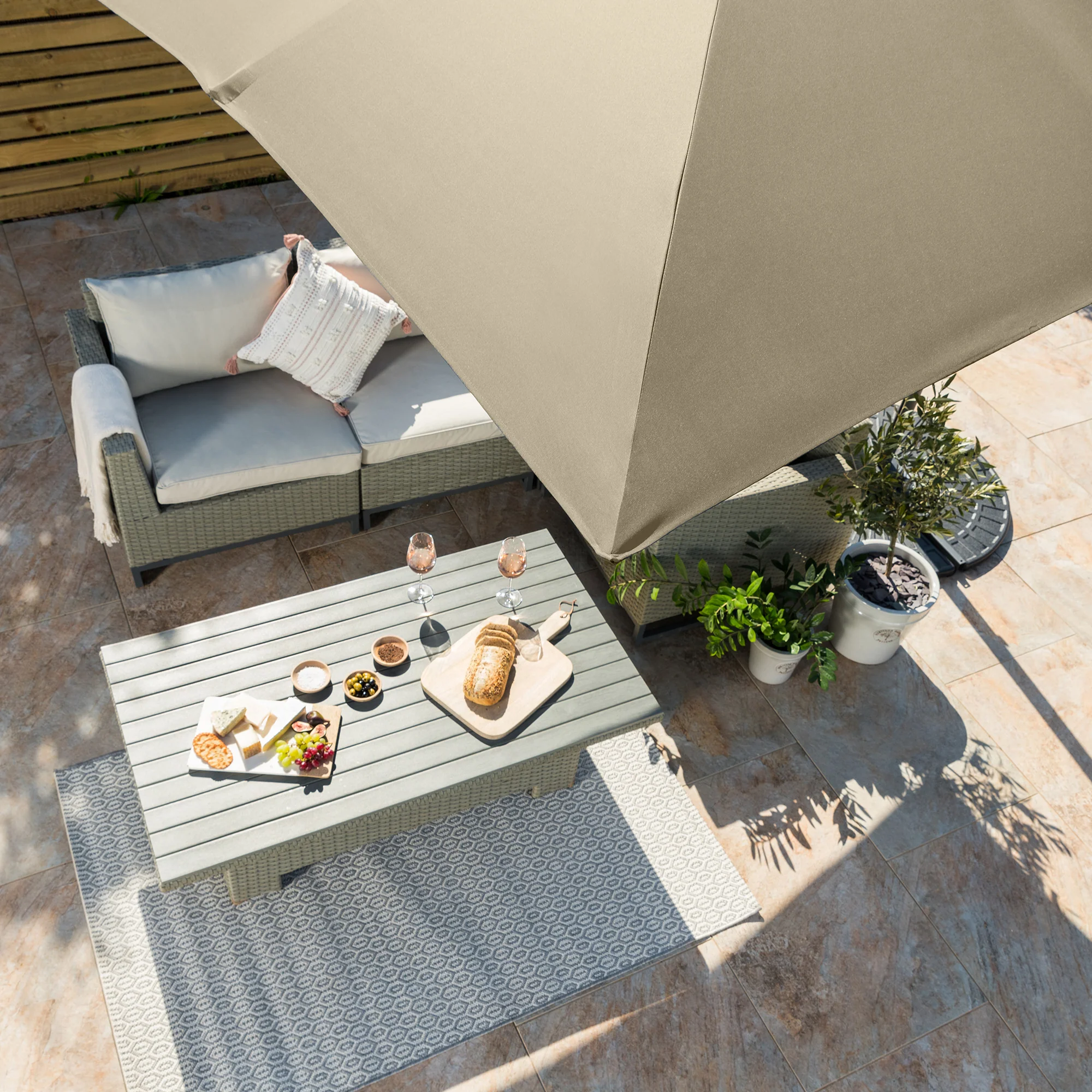 Roma Cantilever Parasol – 2.5m - Image 4