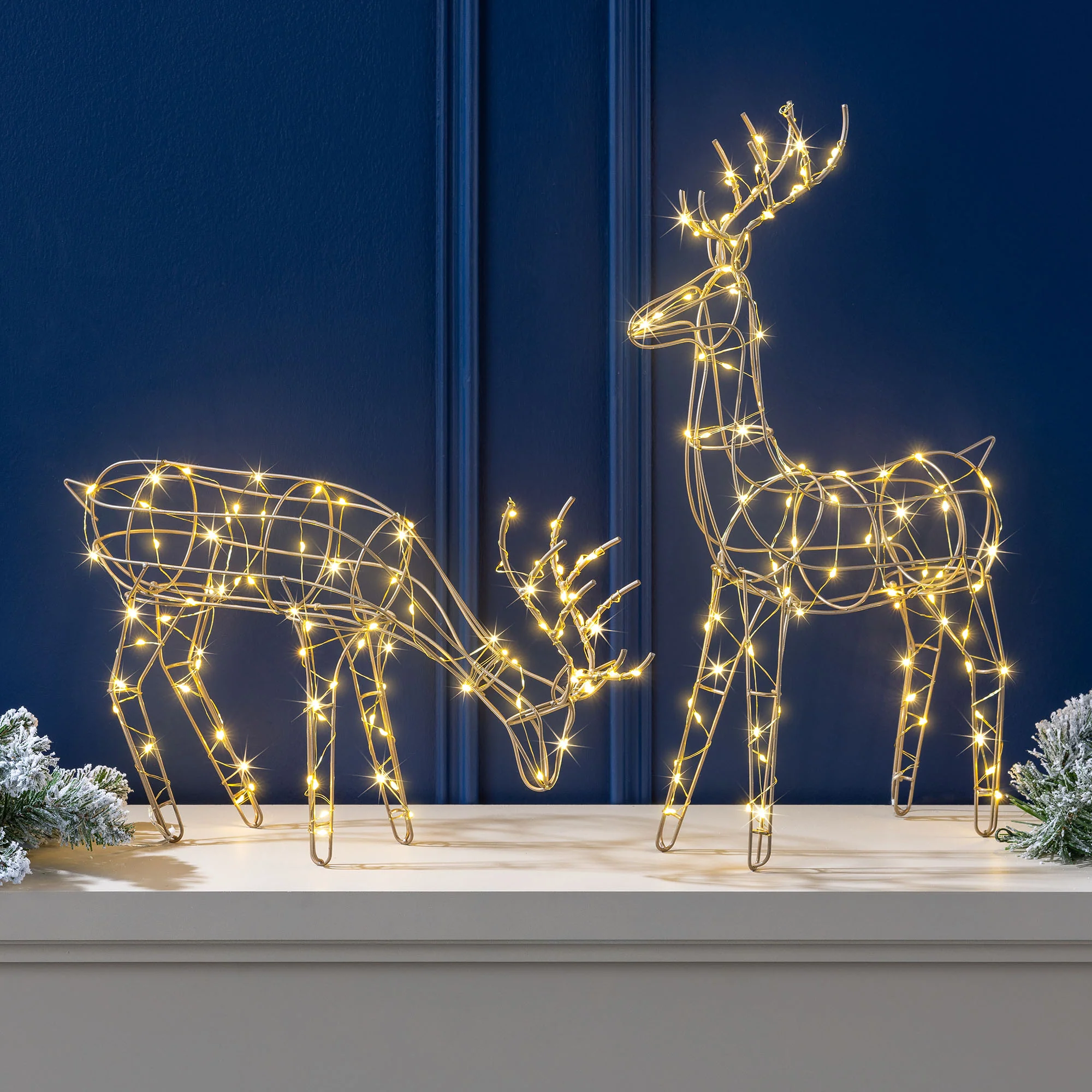 Gold LED Reindeer - Image 3