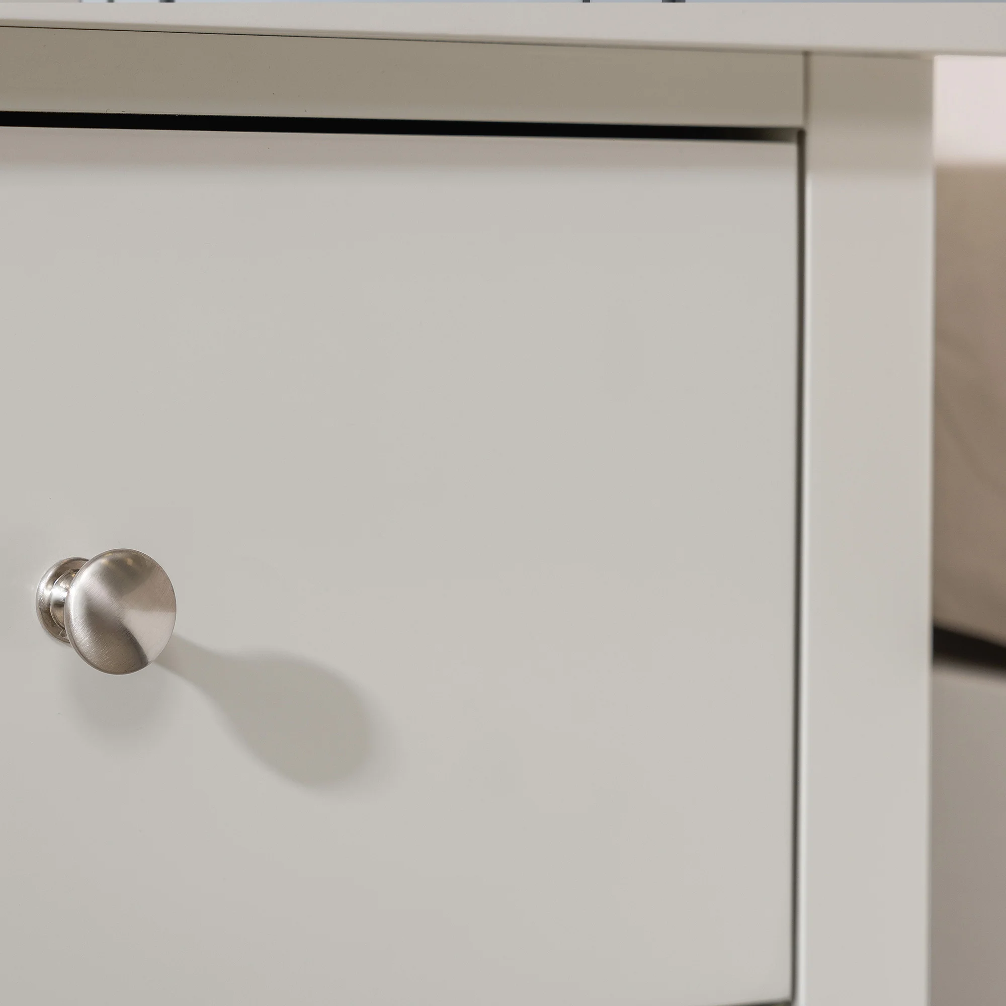Ilsington Slim Bedside Table with Shelf - Image 16
