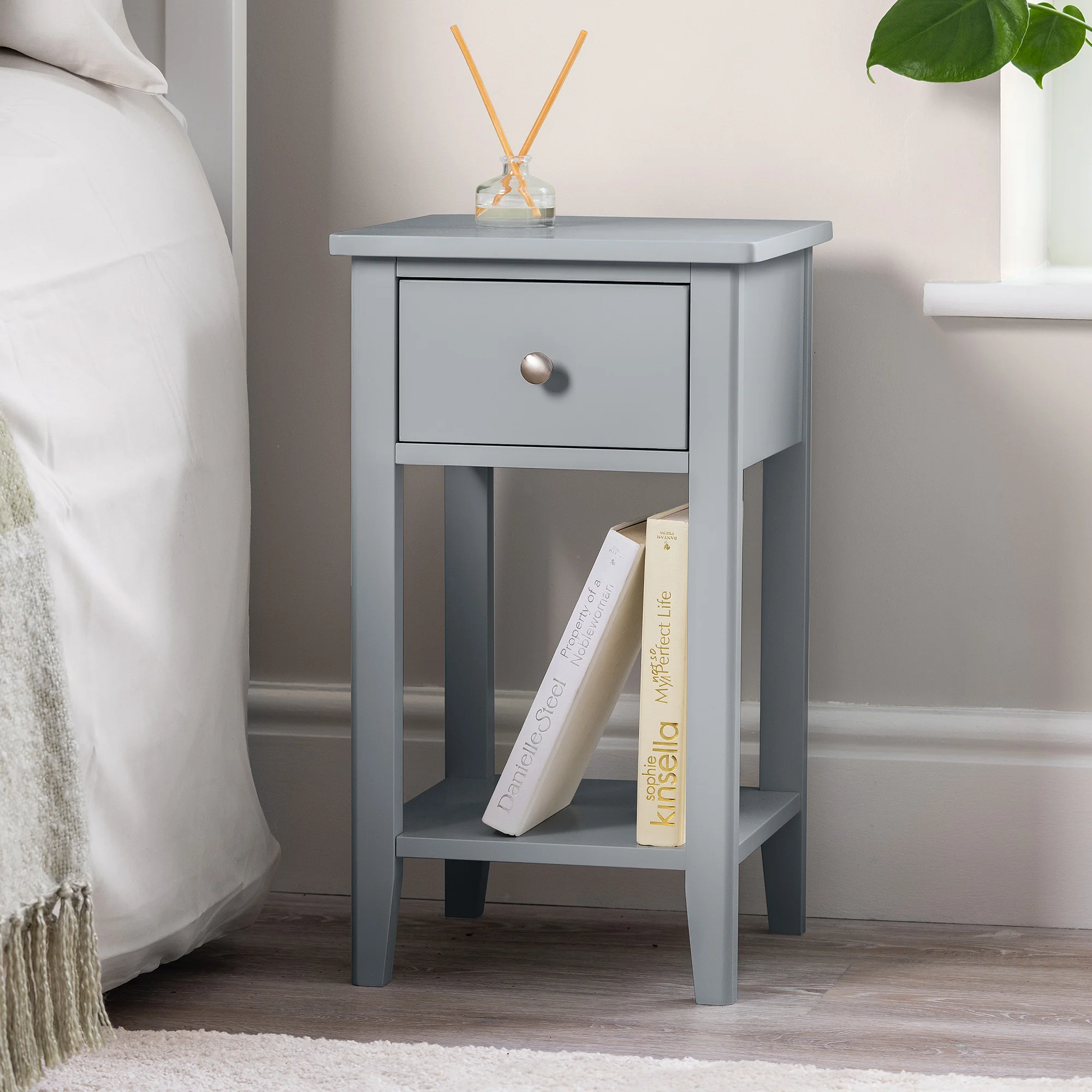 Ilsington Slim Bedside Table with Shelf - Image 9