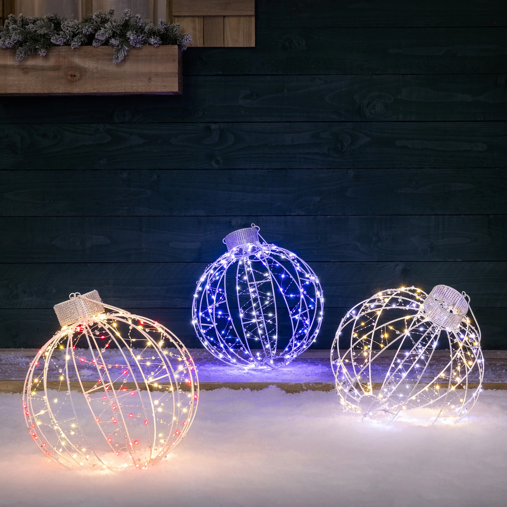 3D Light Up Christmas Bauble (40cm) - Image 10
