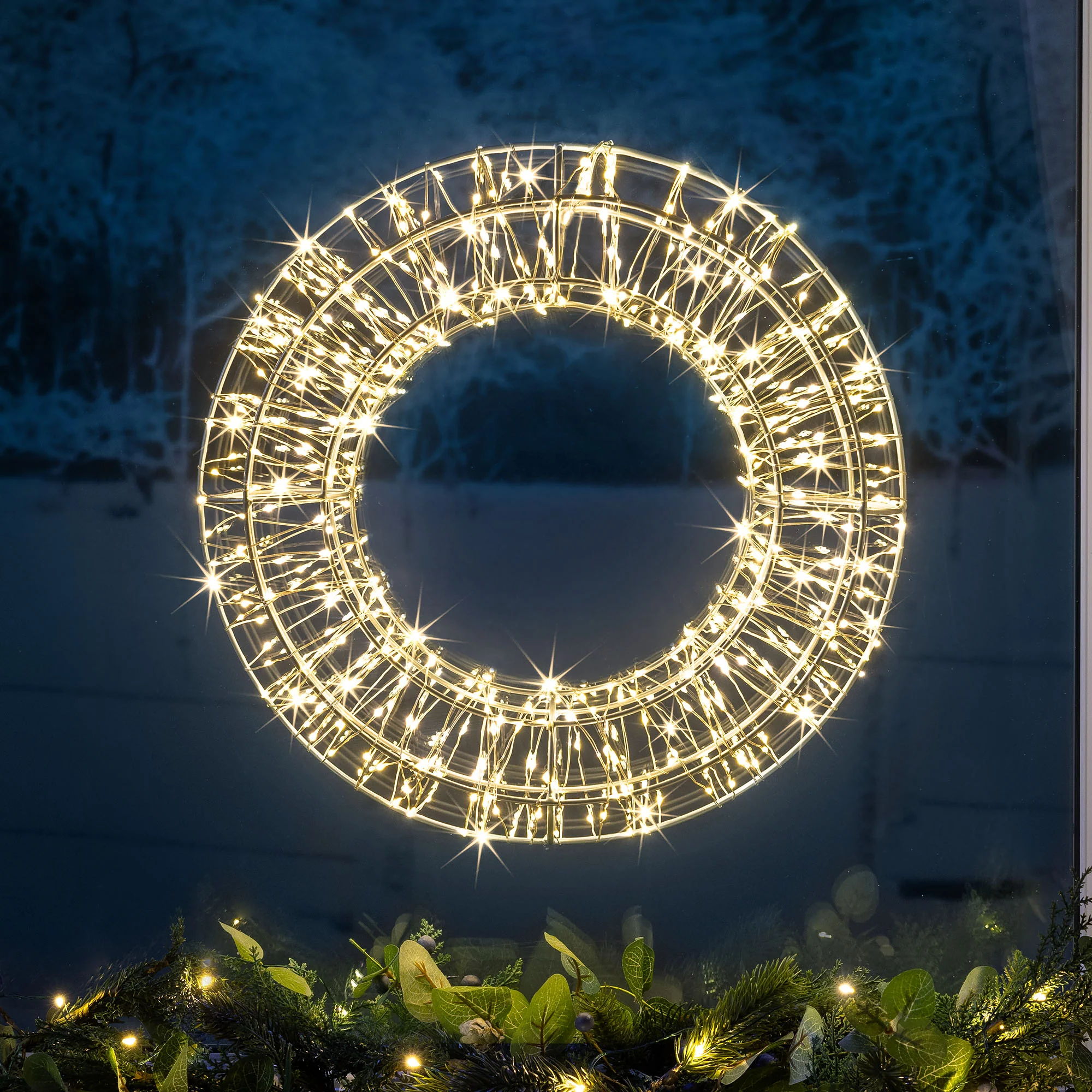 Micro LED Lighted Christmas Wreath - Image 3