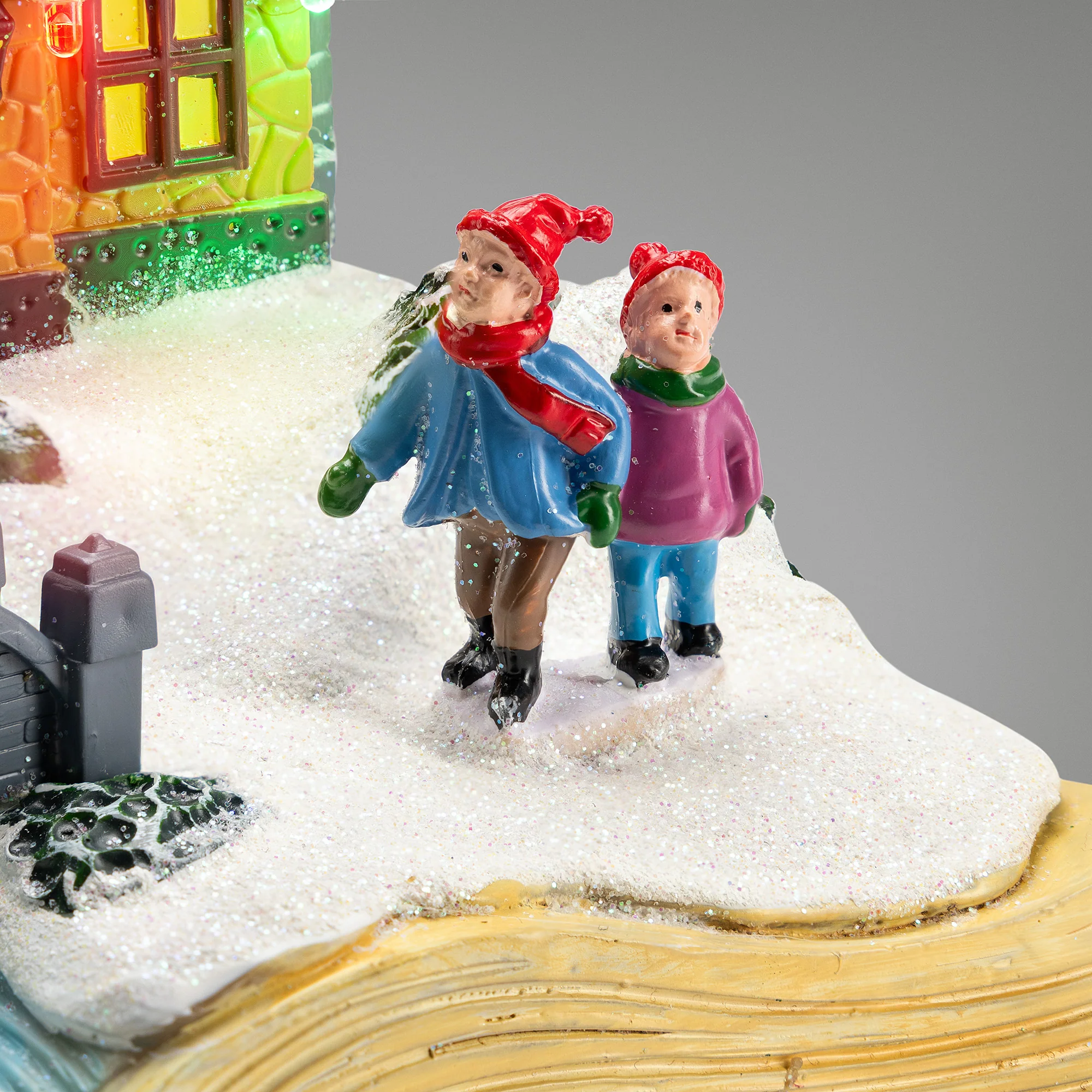 Musical Christmas Scene - Image 4