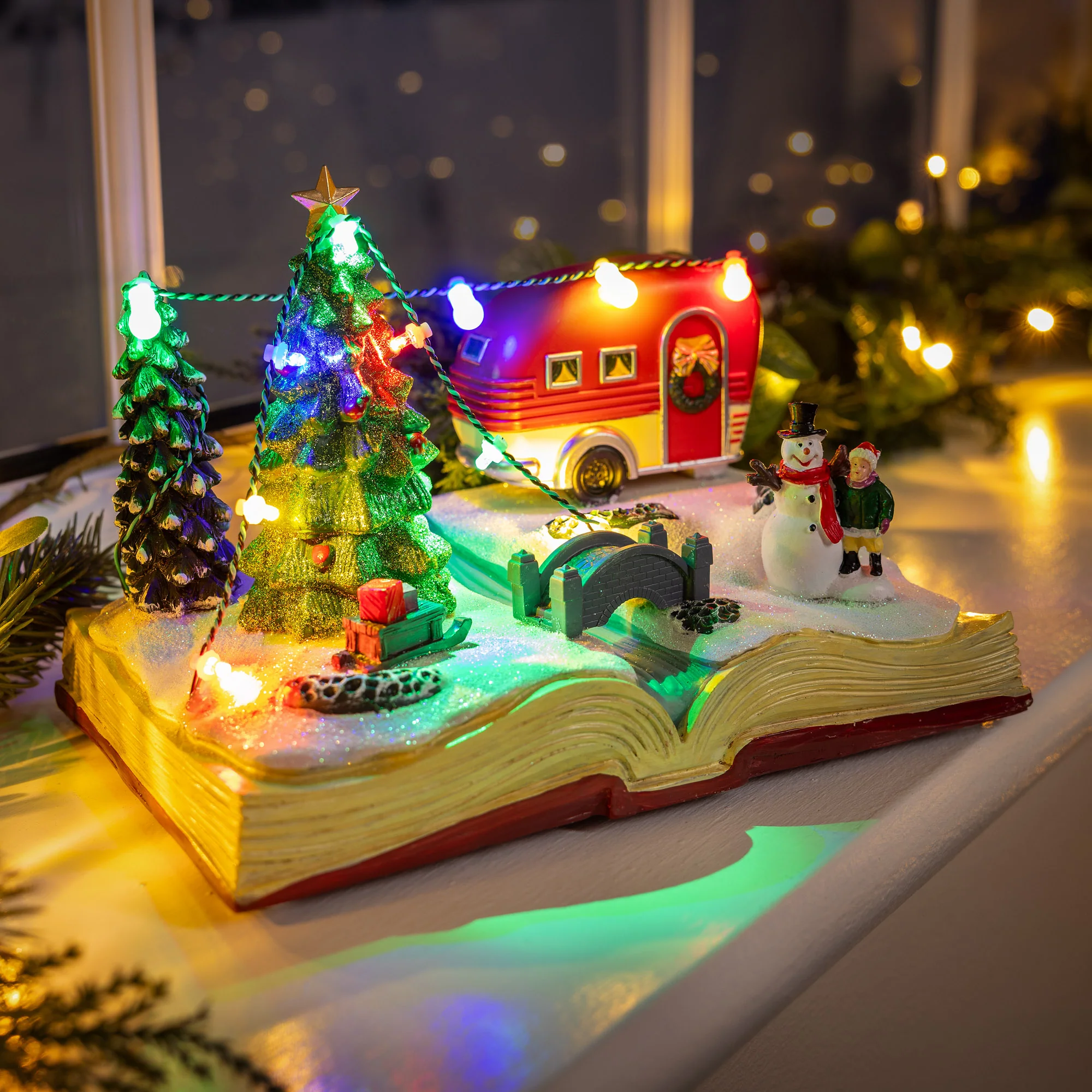 Musical Christmas Scene - Image 5