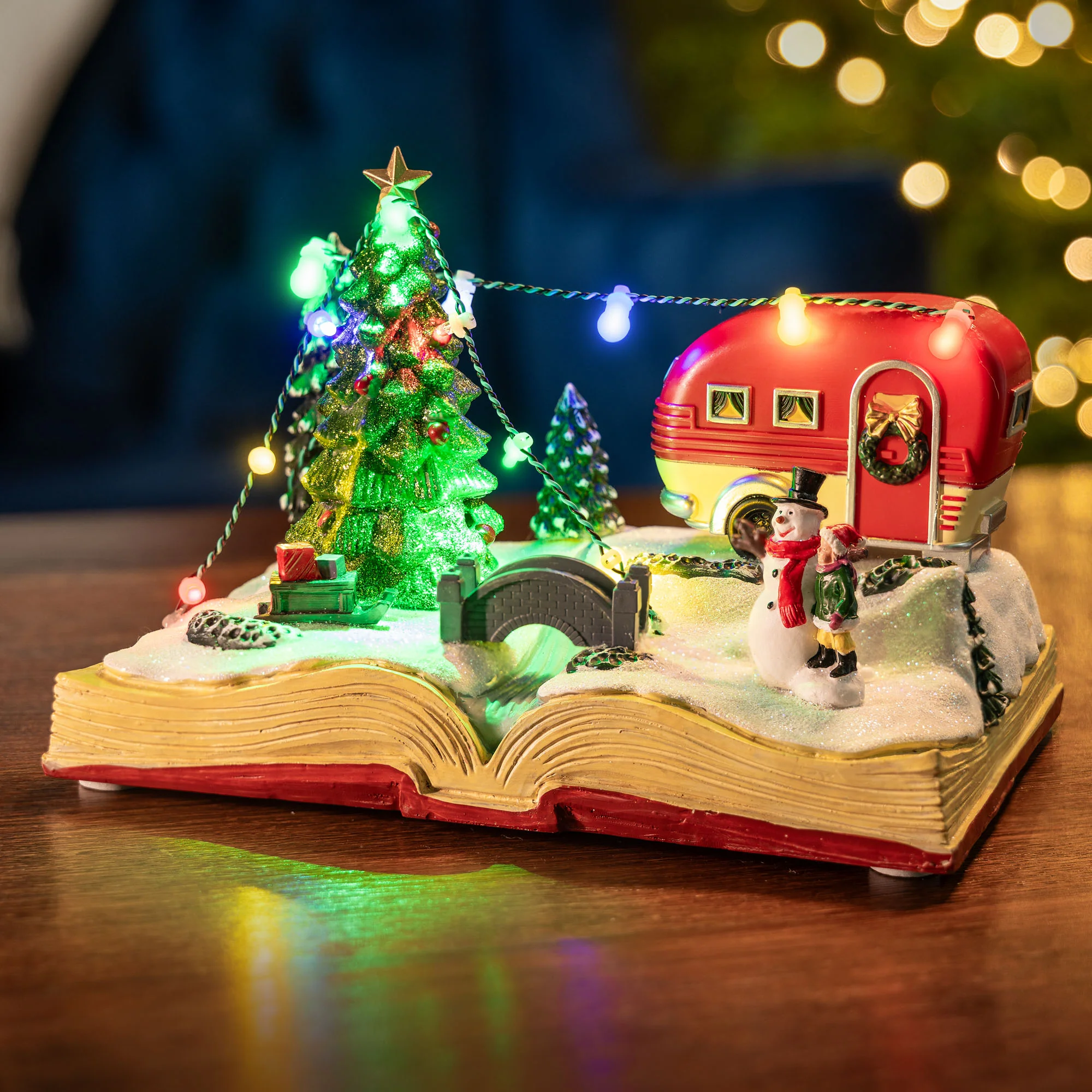 Musical Christmas Scene - Image 6