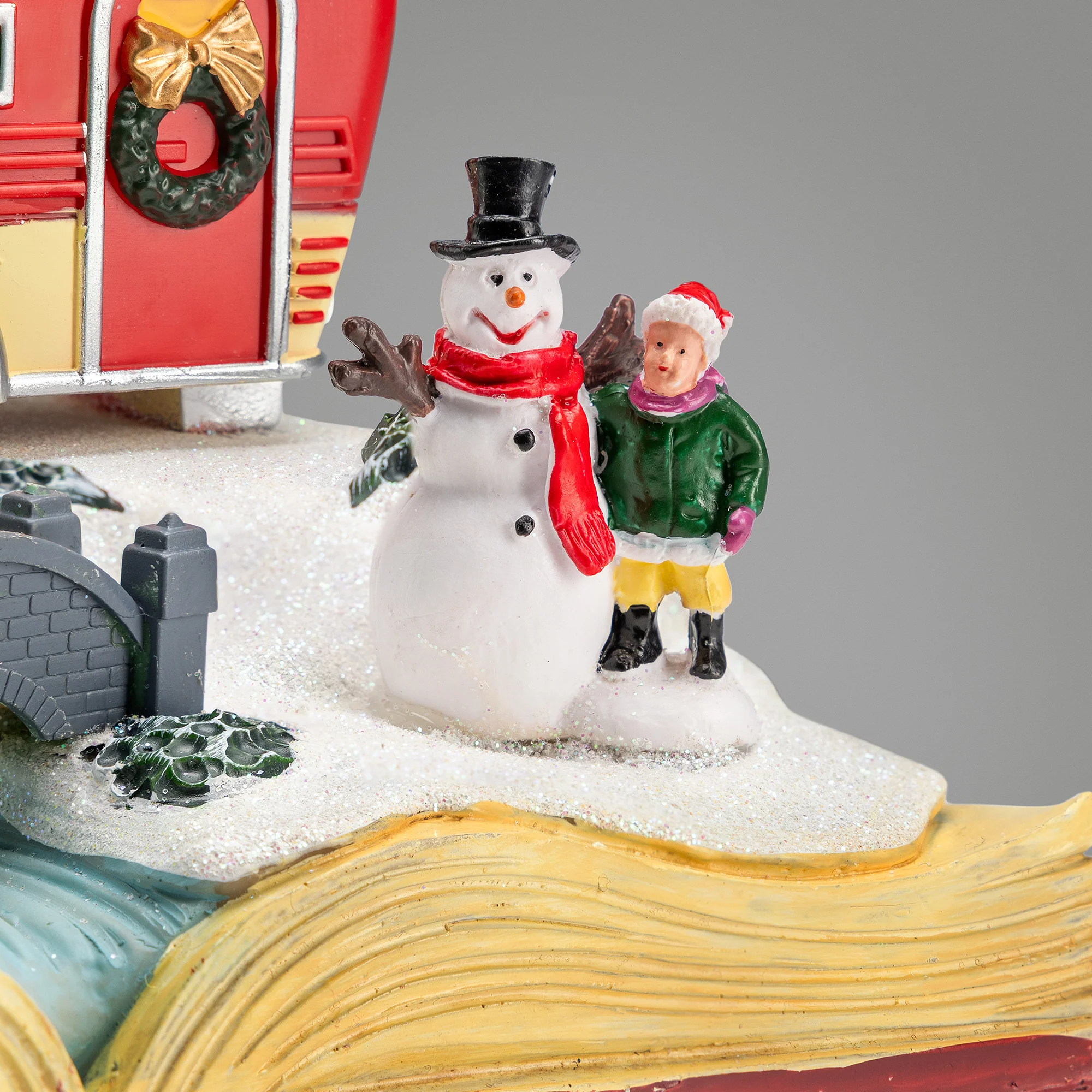 Musical Christmas Scene - Image 8