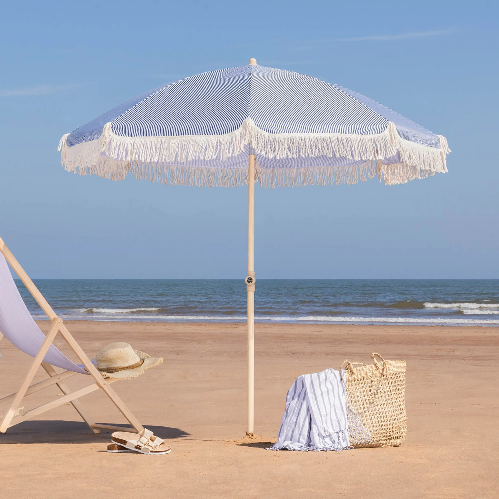 Portable Tassel Parasol with Tilt – 2m - Image 7