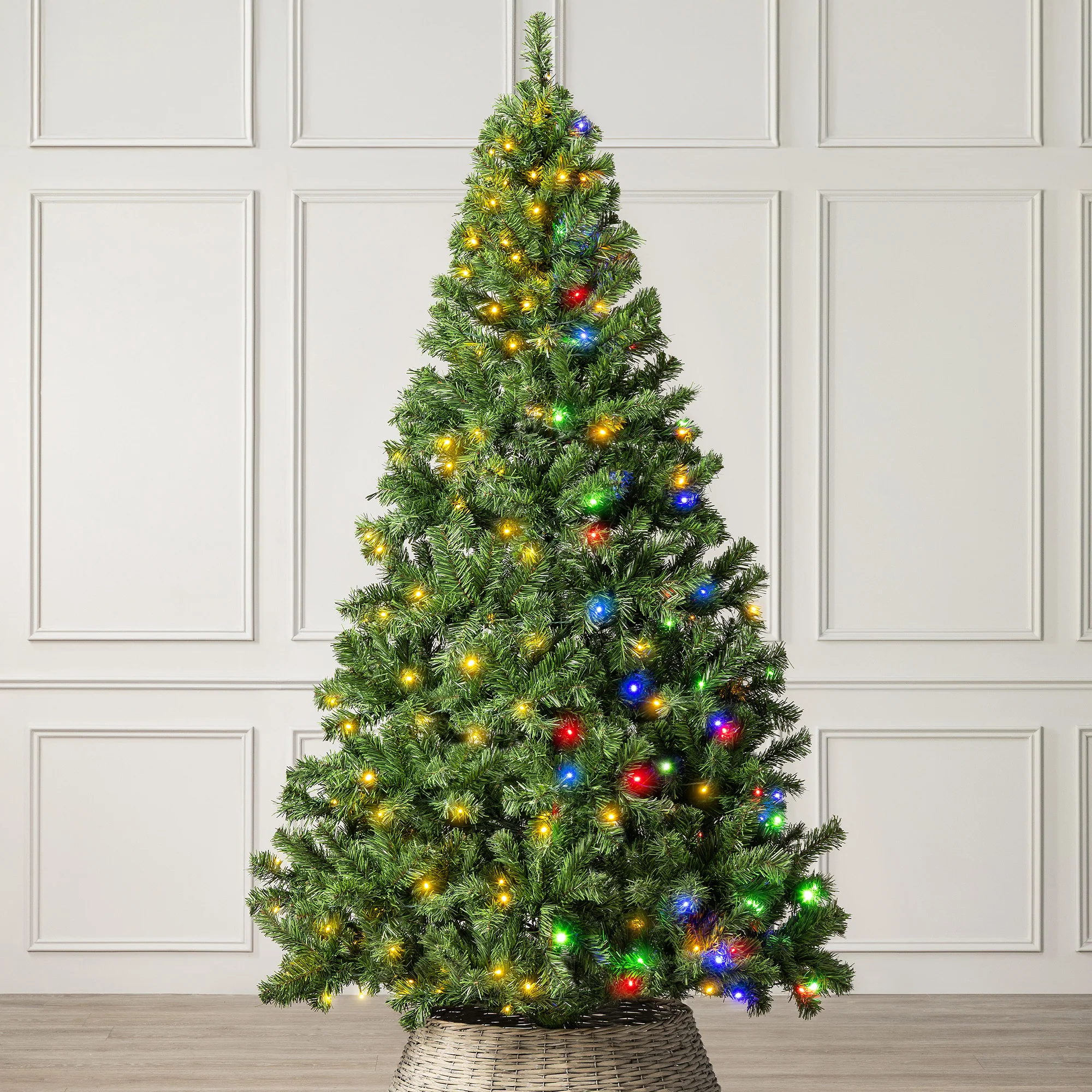 Pre-Lit Aspen Spruce Artificial Christmas Tree - Image 5