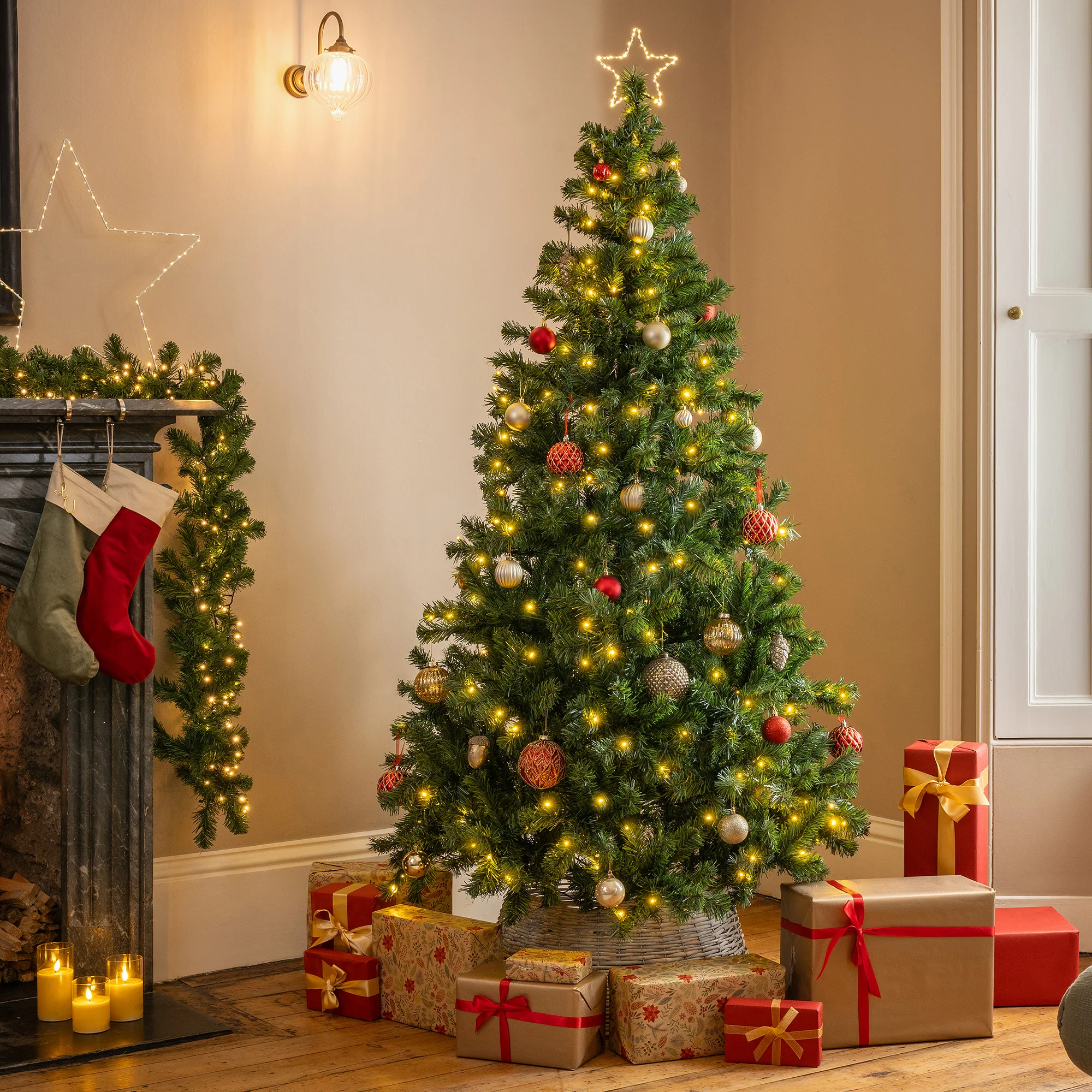 Pre-Lit Aspen Spruce Artificial Christmas Tree - Image 6
