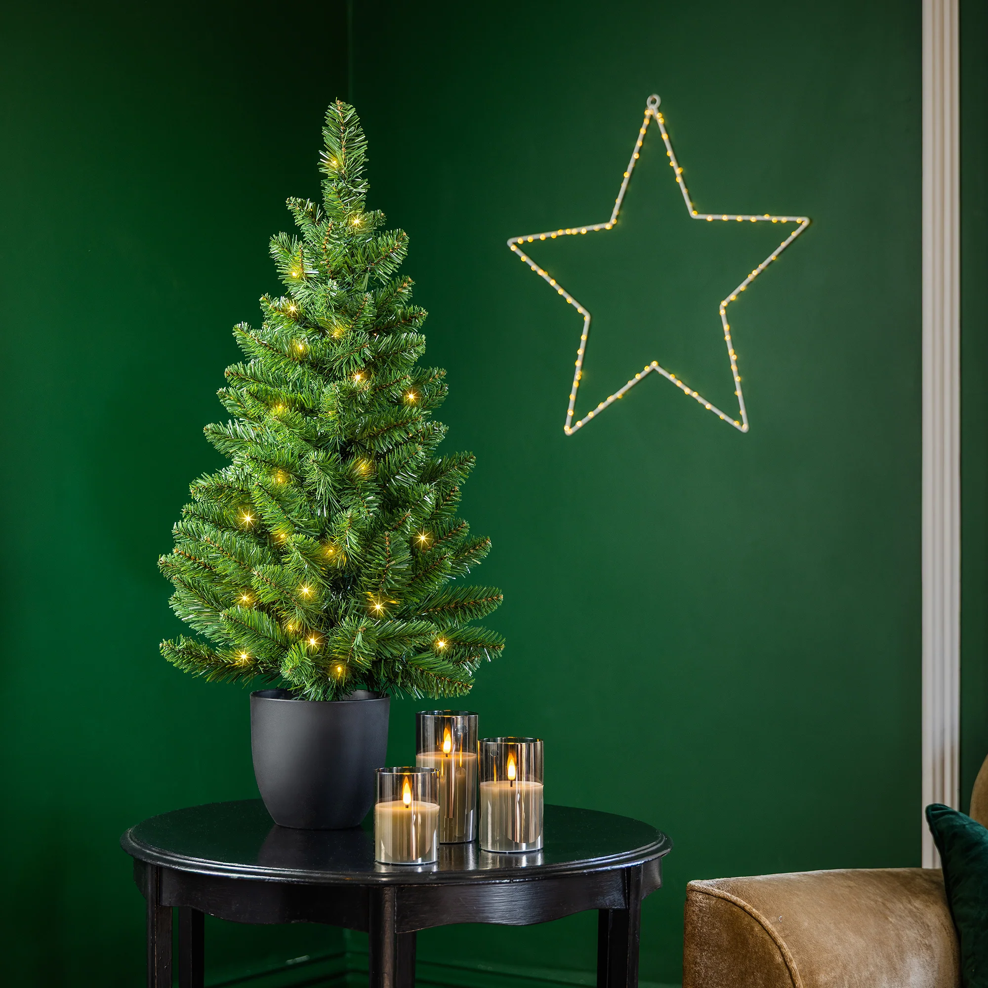 Pre-Lit Avila Spruce Christmas Tree - Image 3