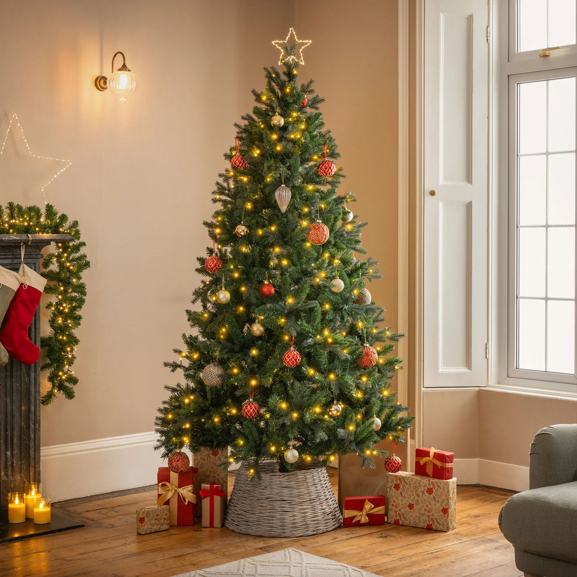 Pre-Lit Fraser Fir Christmas Tree - Image 8