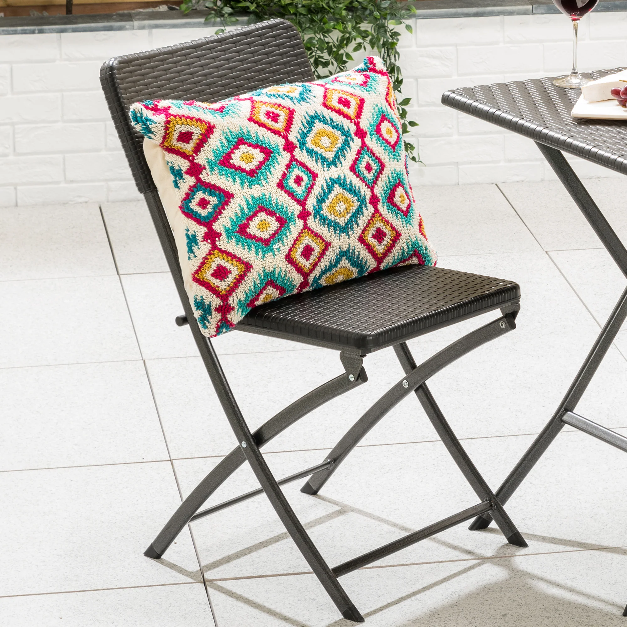 6ft Rattan Effect 4 Seater Dining Set - Image 3