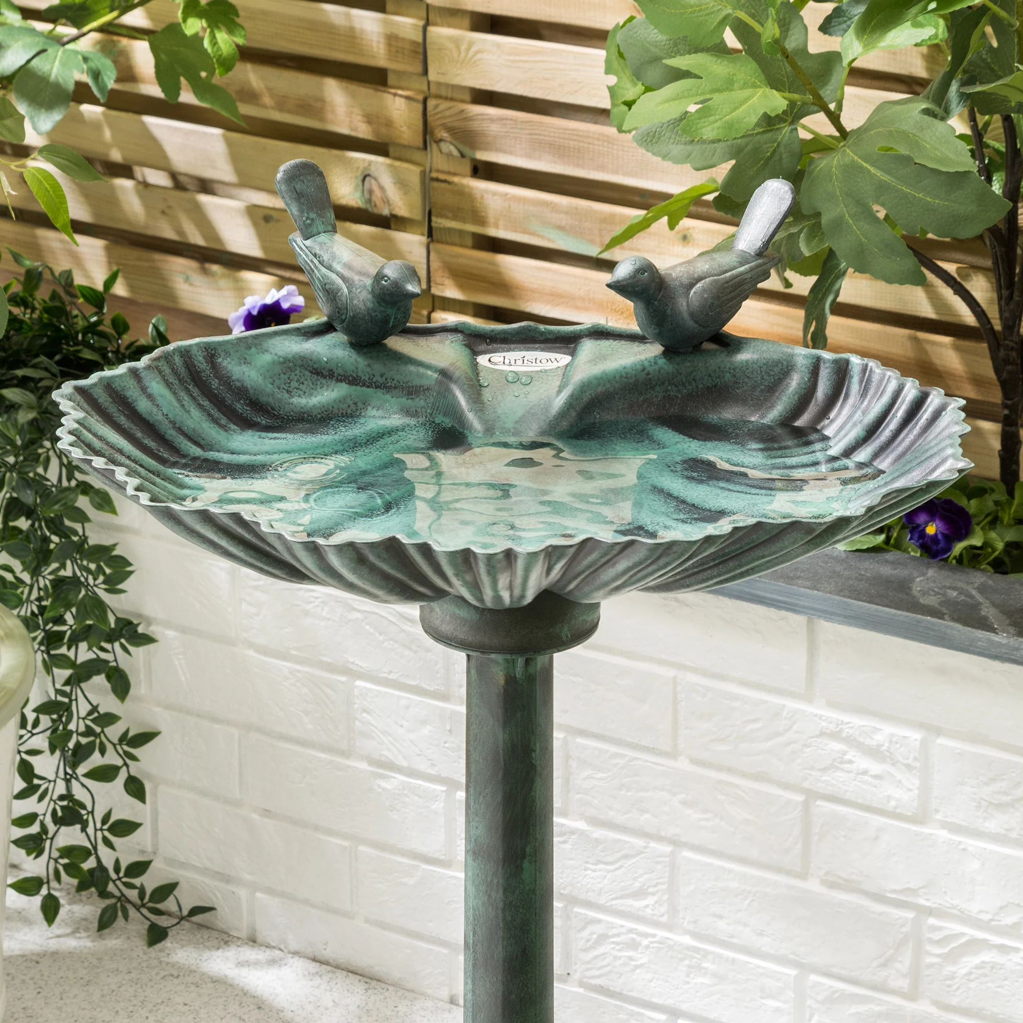 Resin Clam Shell Bird Bath - Image 7