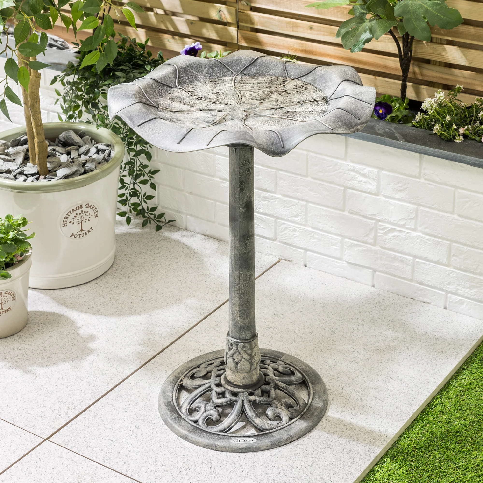 Resin Leaf Bird Bath - Image 9