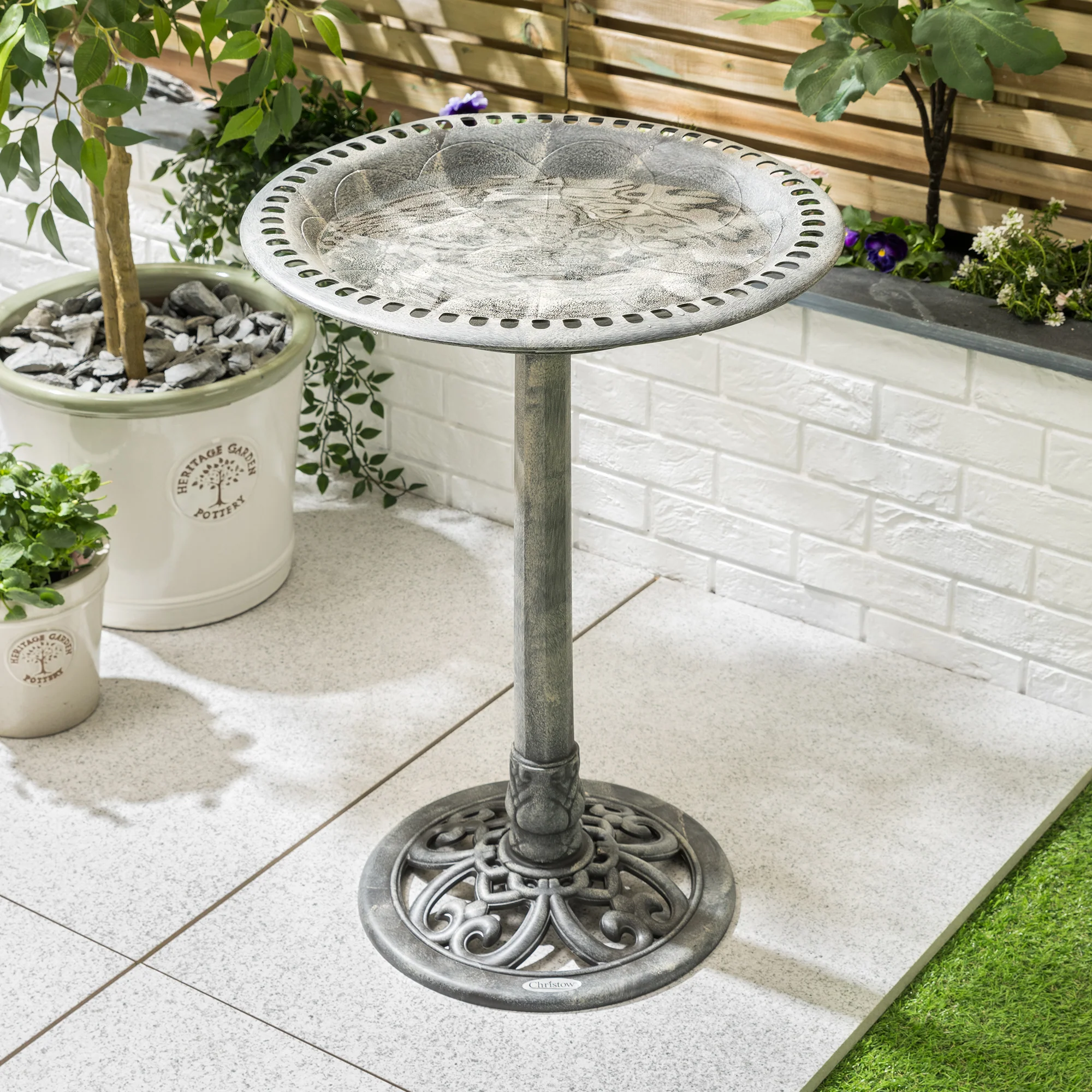 Resin Rustic Bird Bath - Image 9
