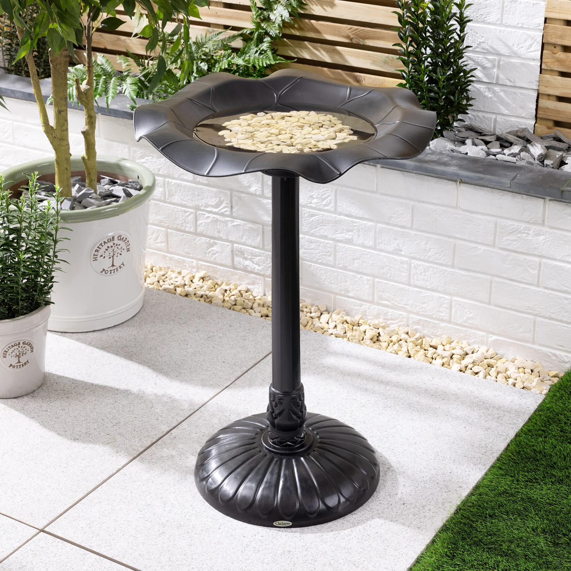 Weightable Lily Leaf Resin Bird Bath