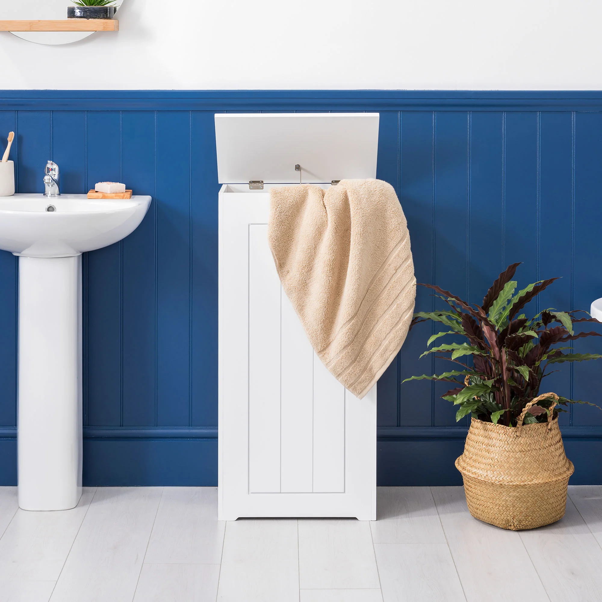 Clovelly White Laundry Hamper With Lid - Image 3