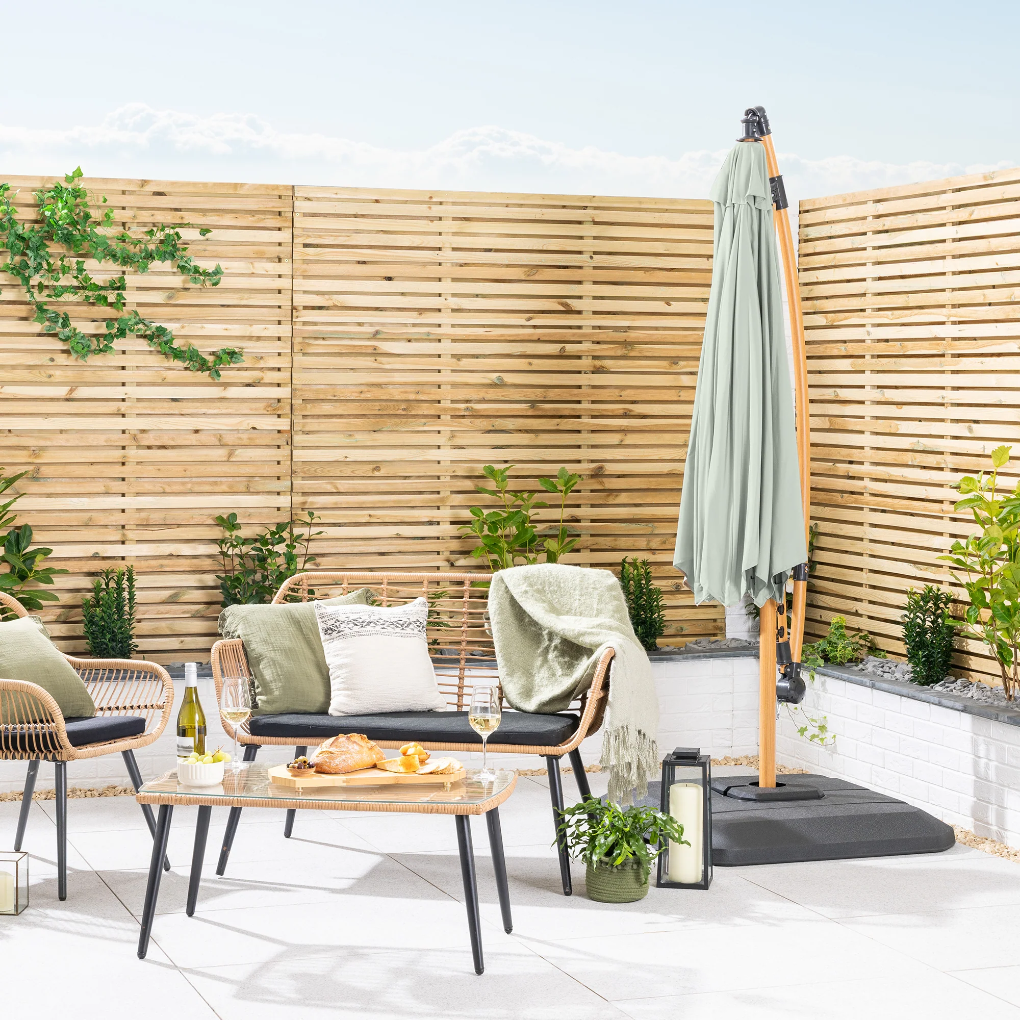 Wood-Effect Banana Parasol – 3m - Image 12