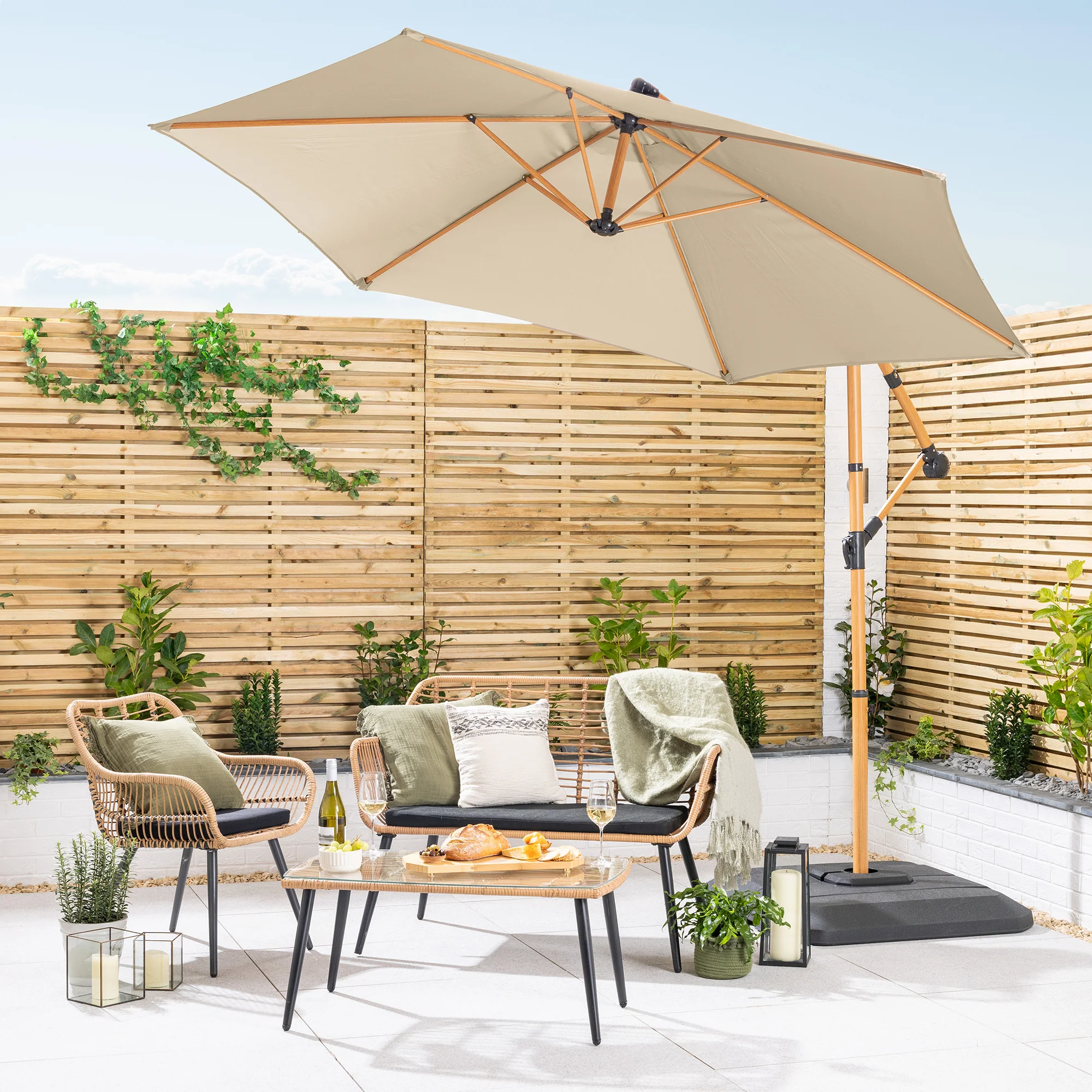 Wood-Effect Banana Parasol – 3m - Image 14