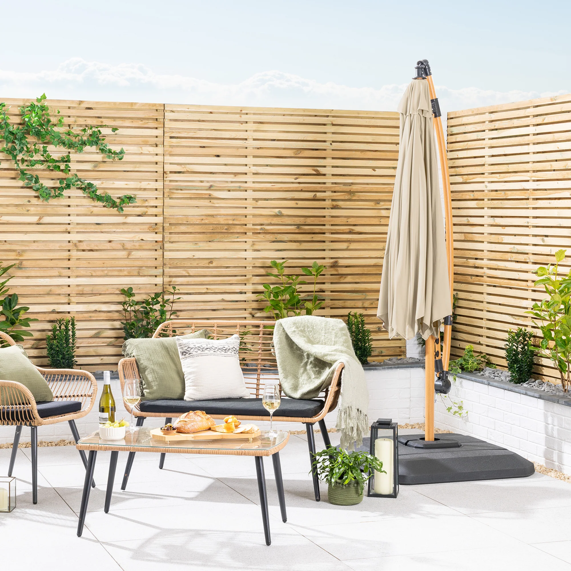 Wood-Effect Banana Parasol – 3m - Image 16