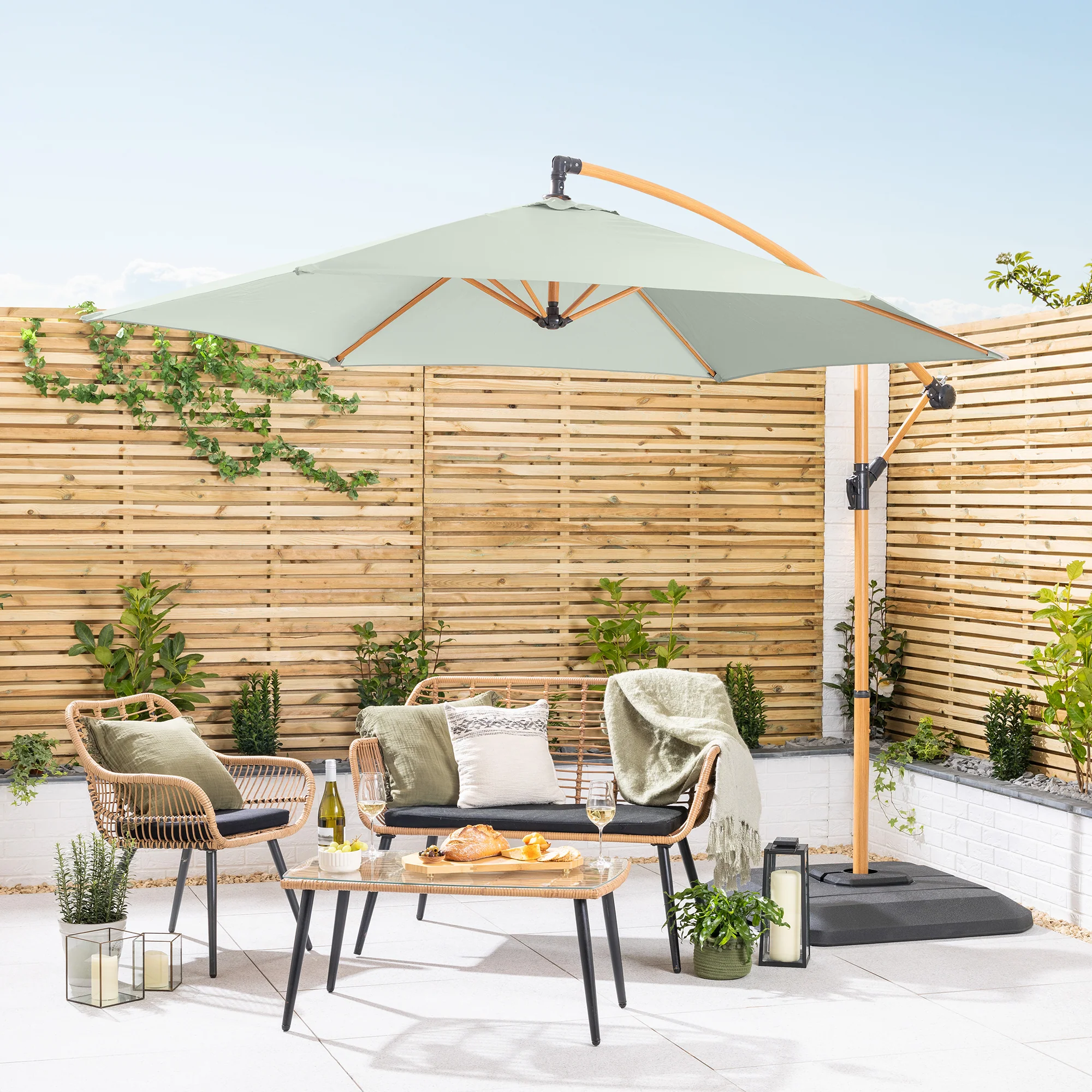 Wood-Effect Banana Parasol – 3m - Image 9