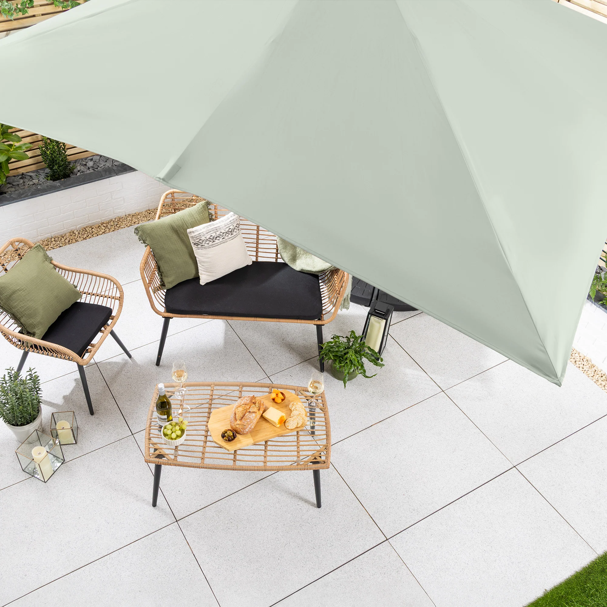 Roma Wood-Effect Cantilever Parasol – 2.5m - Image 11