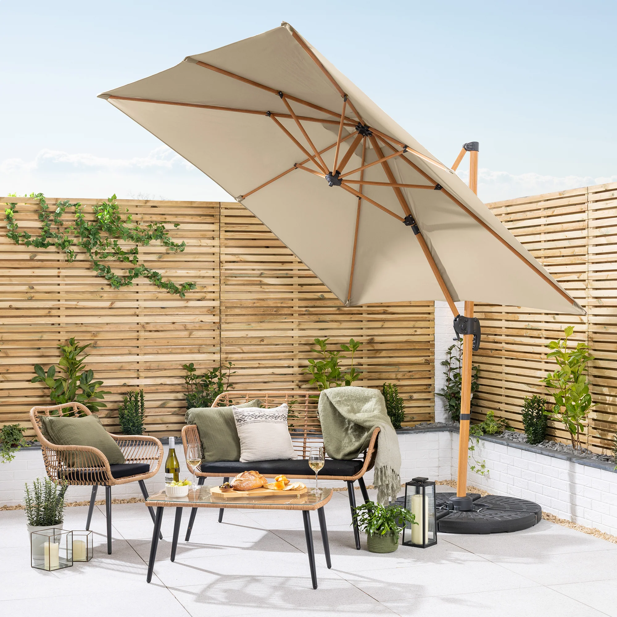 Roma Wood-Effect Cantilever Parasol – 2.5m - Image 14