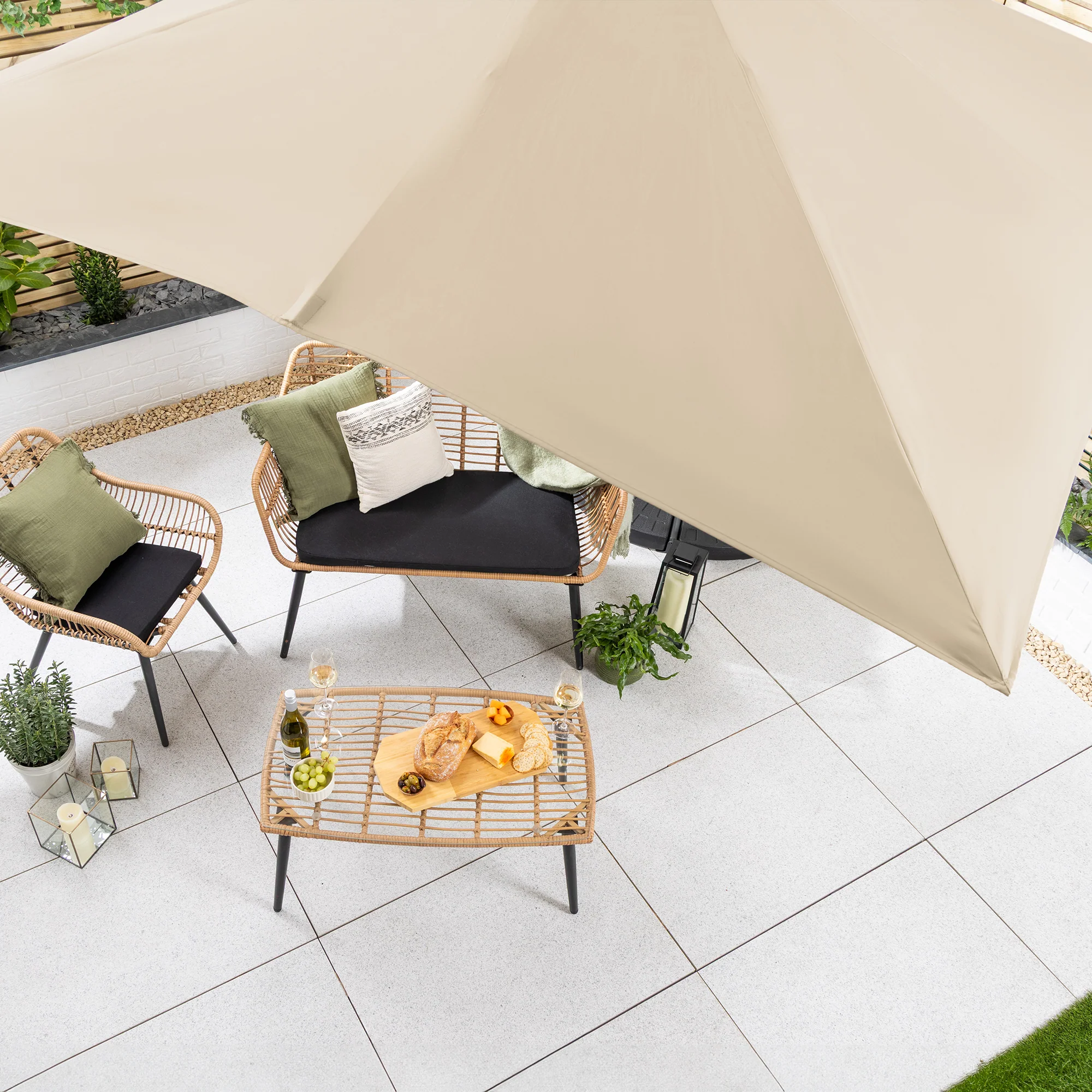Roma Wood-Effect Cantilever Parasol – 2.5m - Image 15
