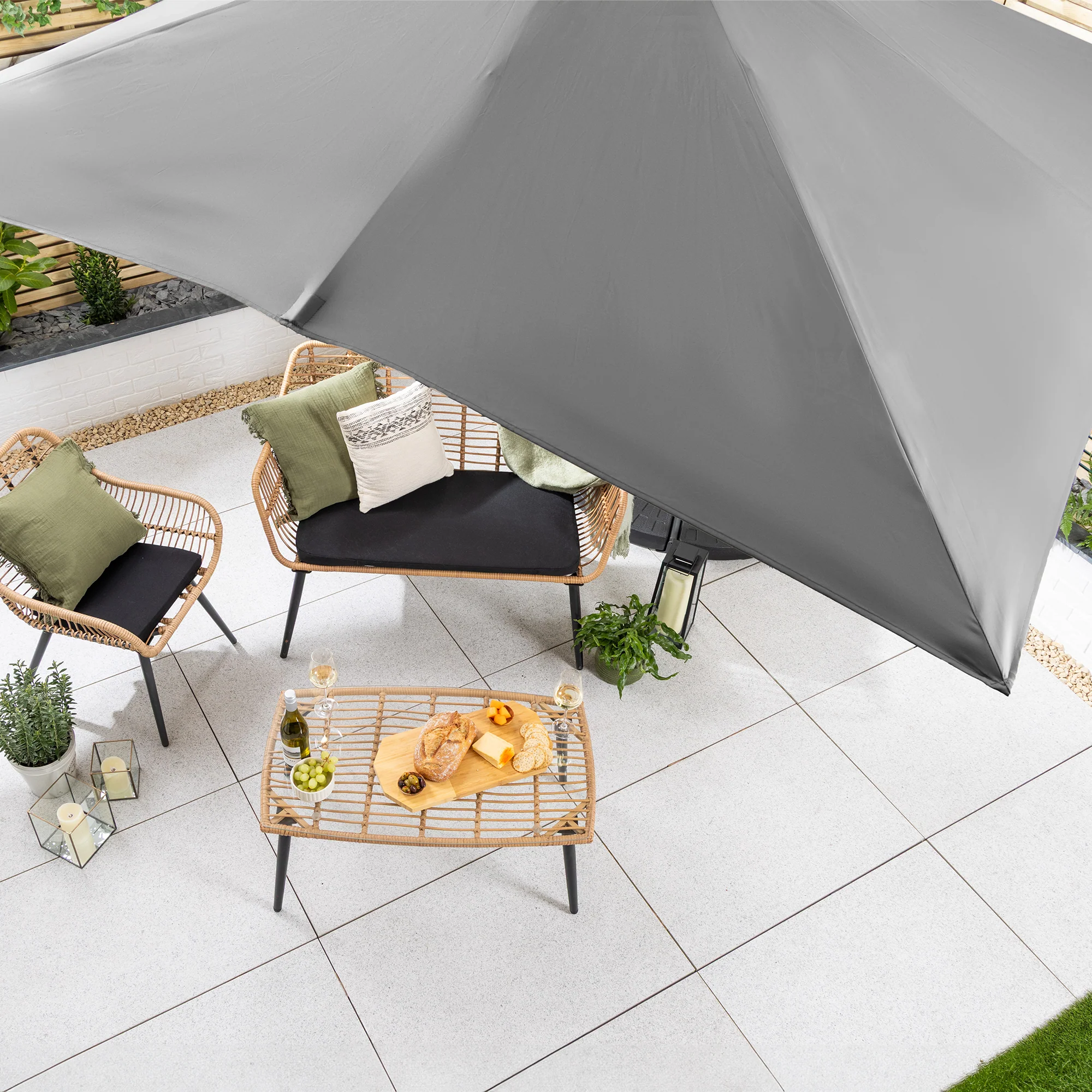 Roma Wood-Effect Cantilever Parasol – 2.5m - Image 7